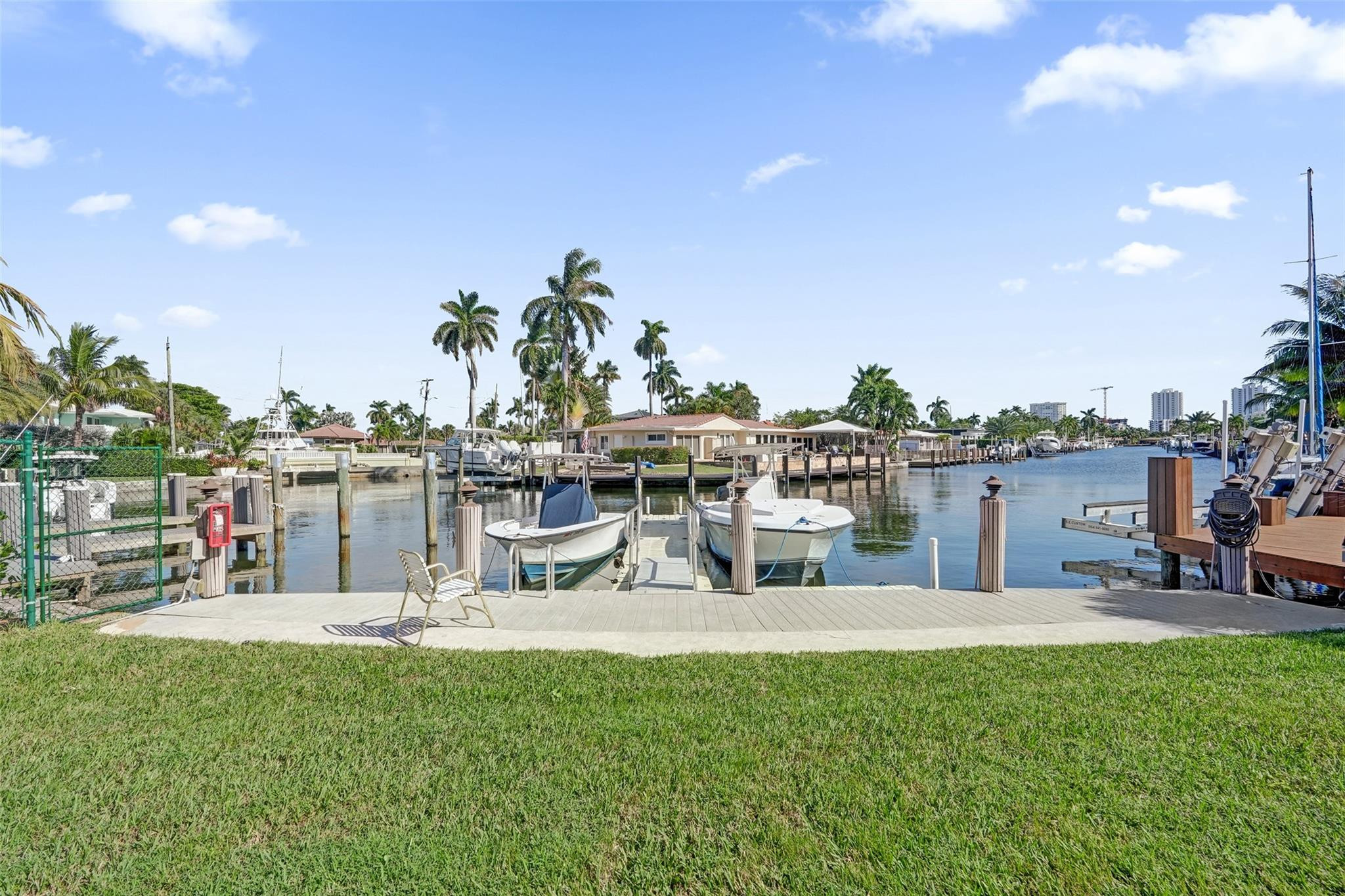 2201 SE 9th St 106