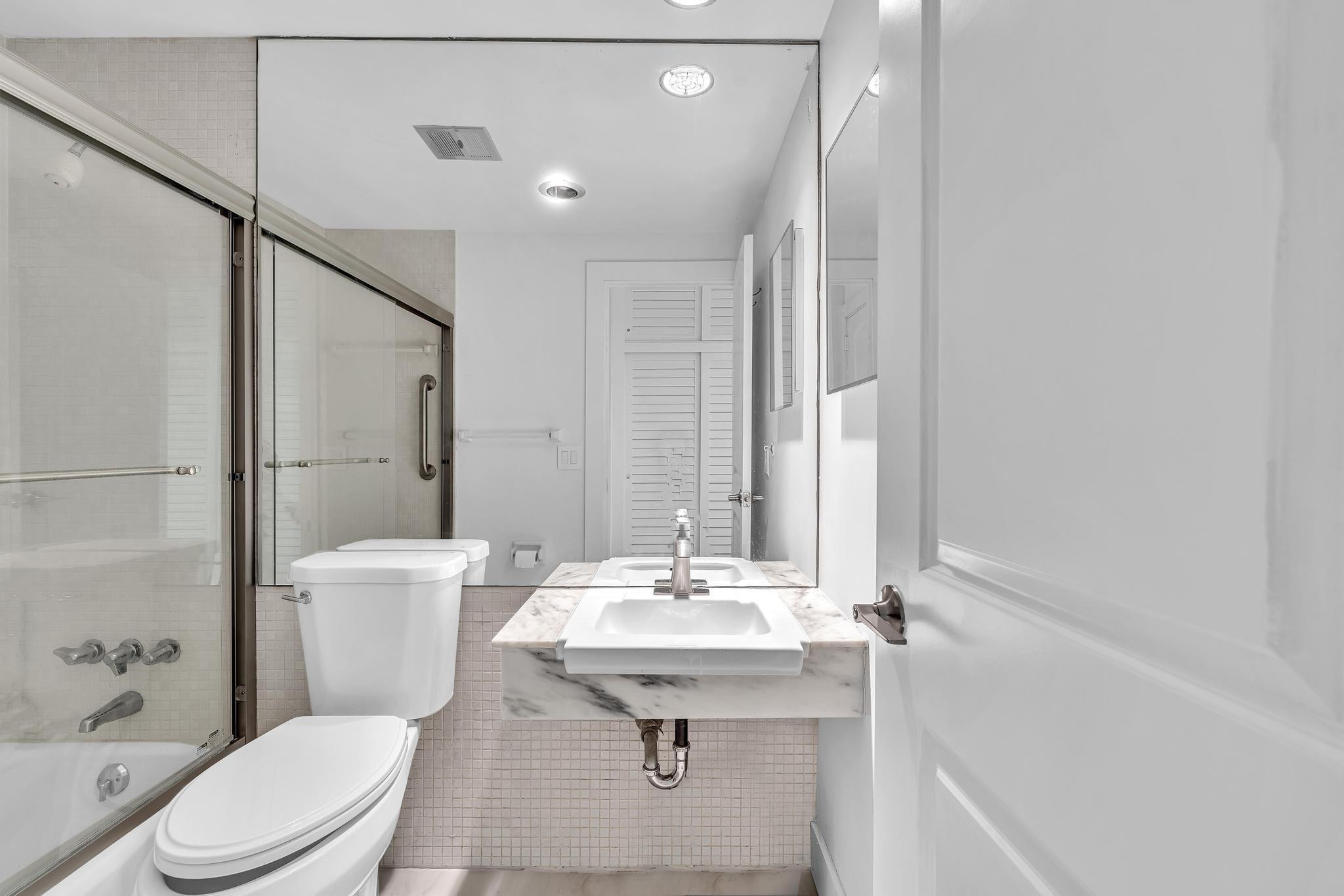 3200 NE 36th Street 1610