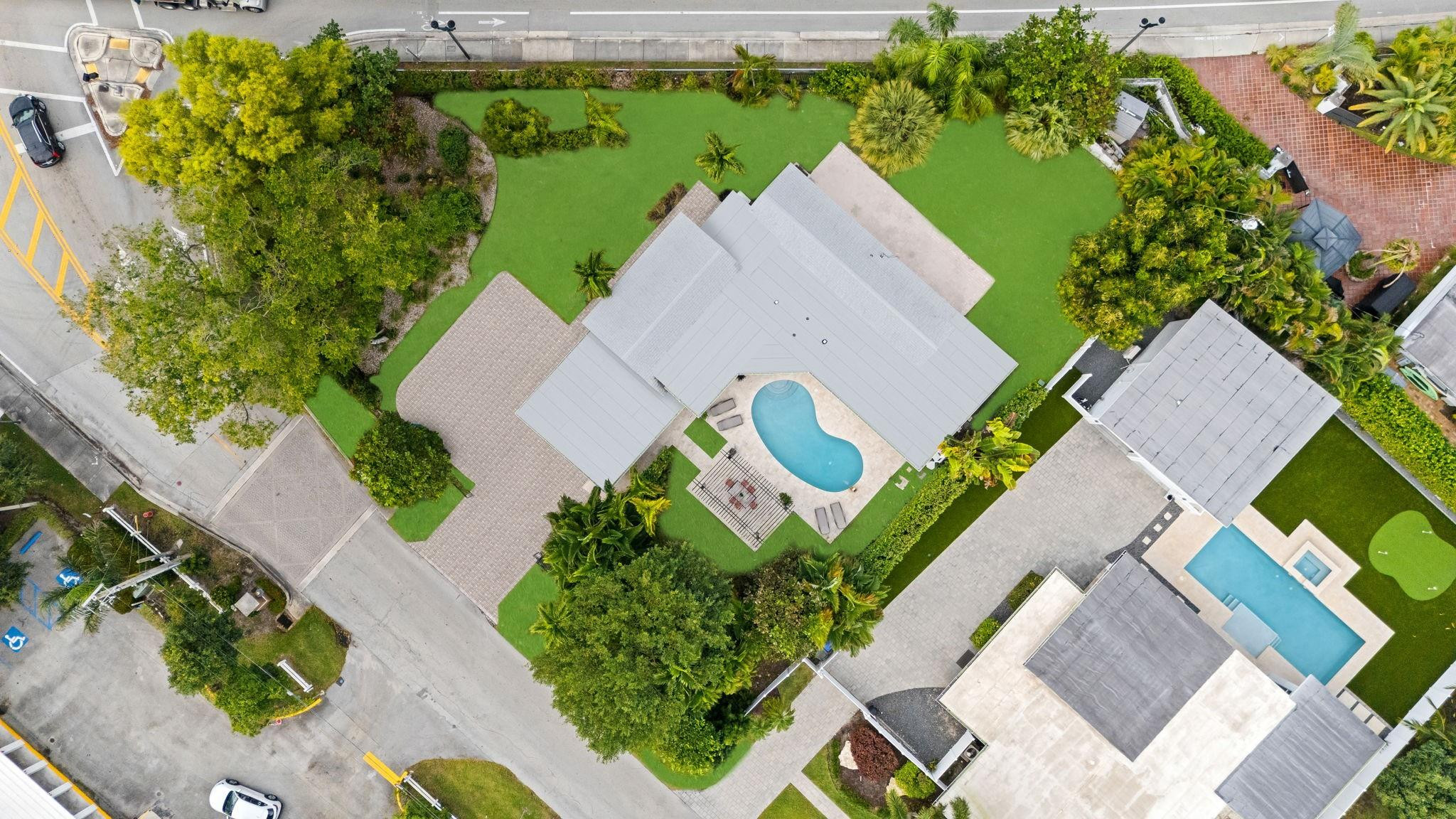 2711 Mayan Dr
