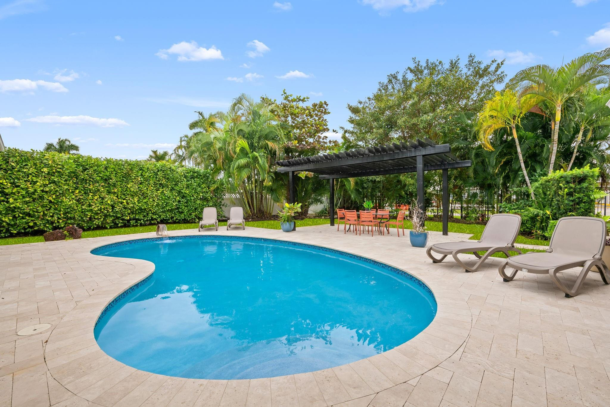 2711 Mayan Dr