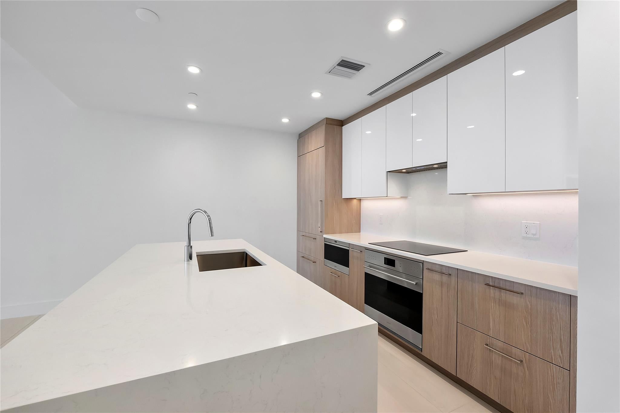 153 SEABREEZE 1203