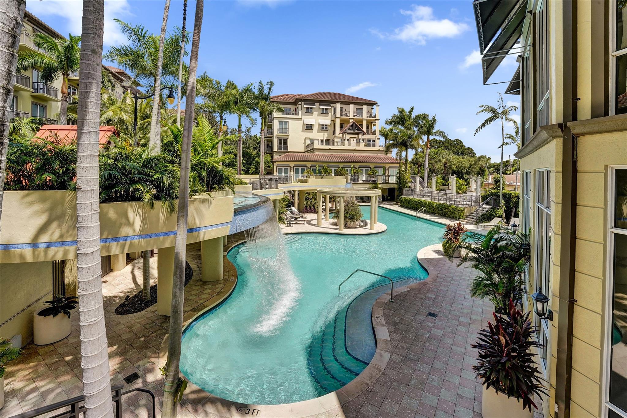 2633 NE 14th Ave 107