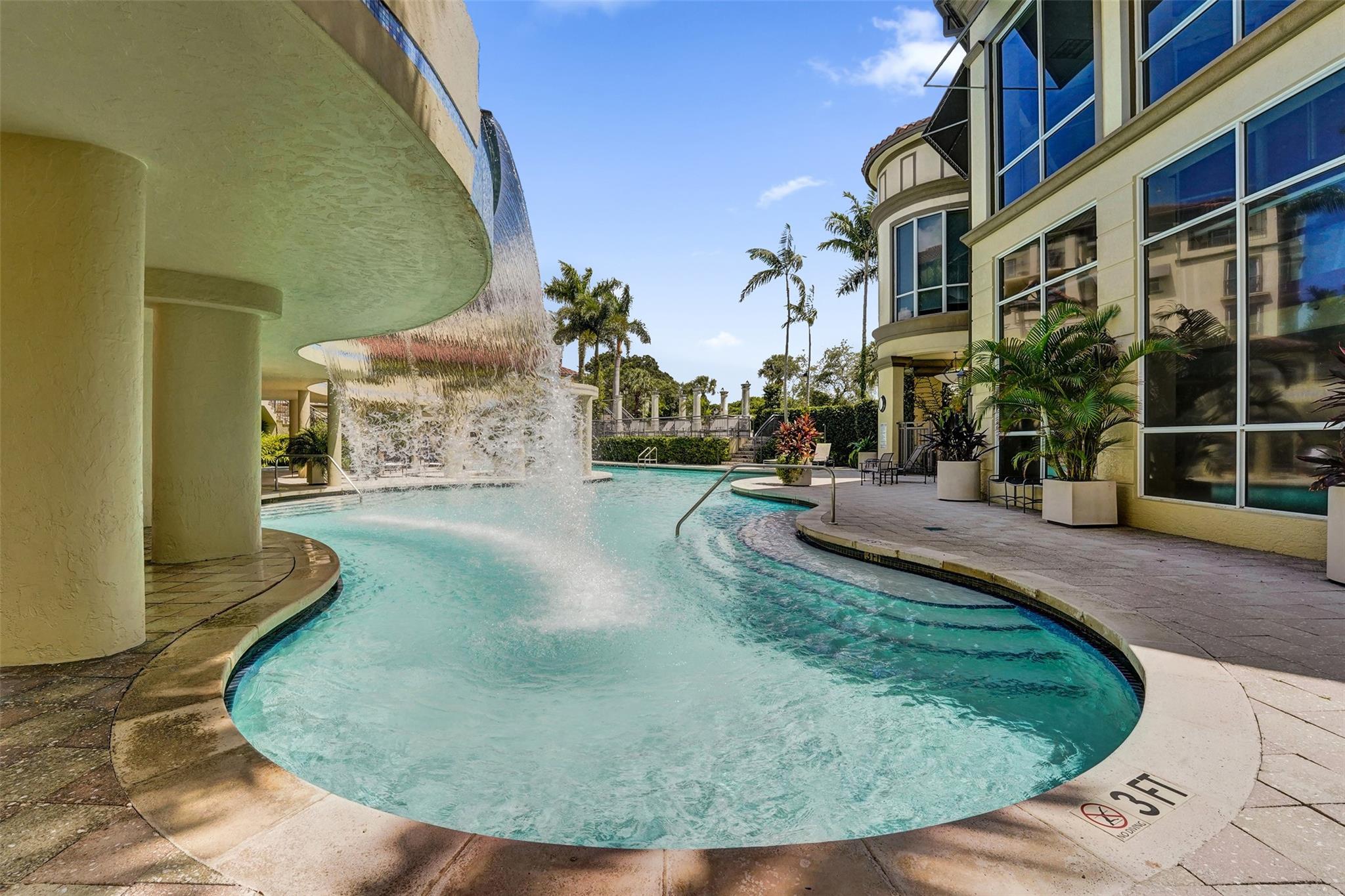 2633 NE 14th Ave 107