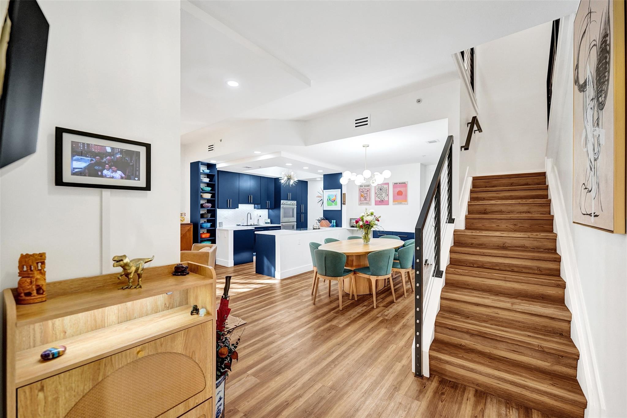 2633 NE 14th Ave 107