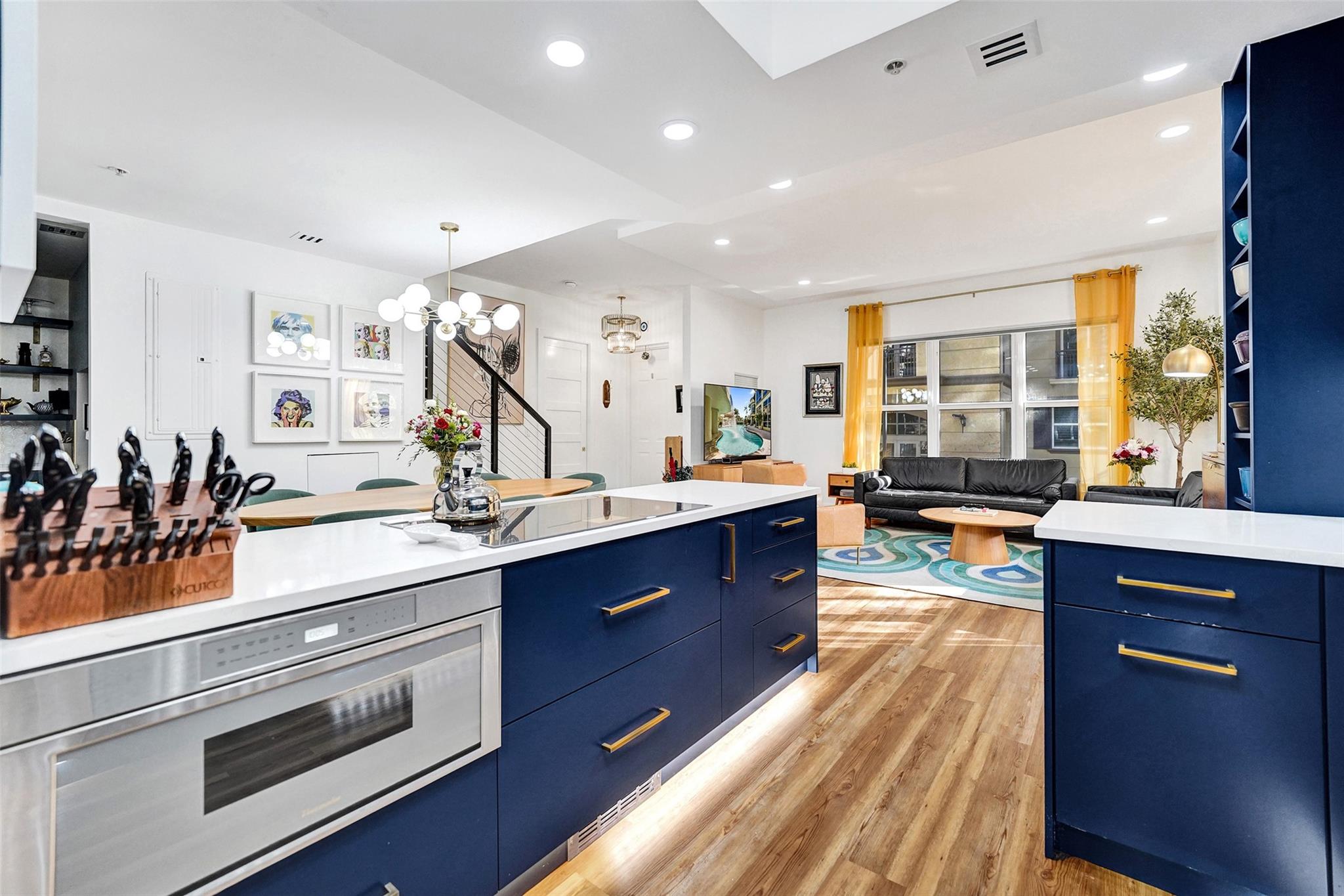 2633 NE 14th Ave 107