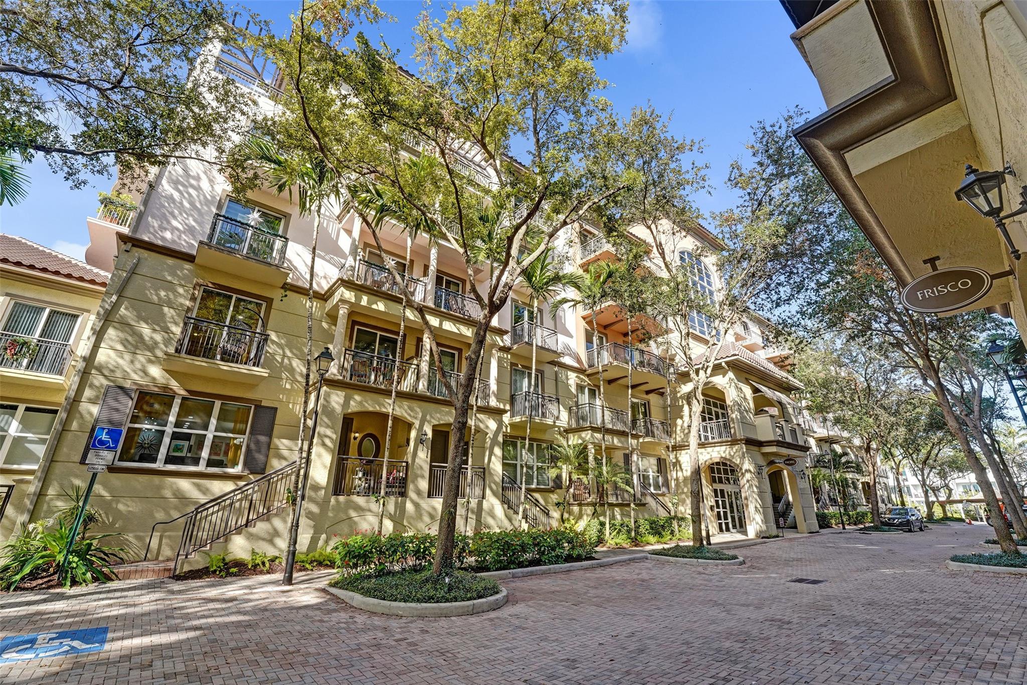 2633 NE 14th Ave 107