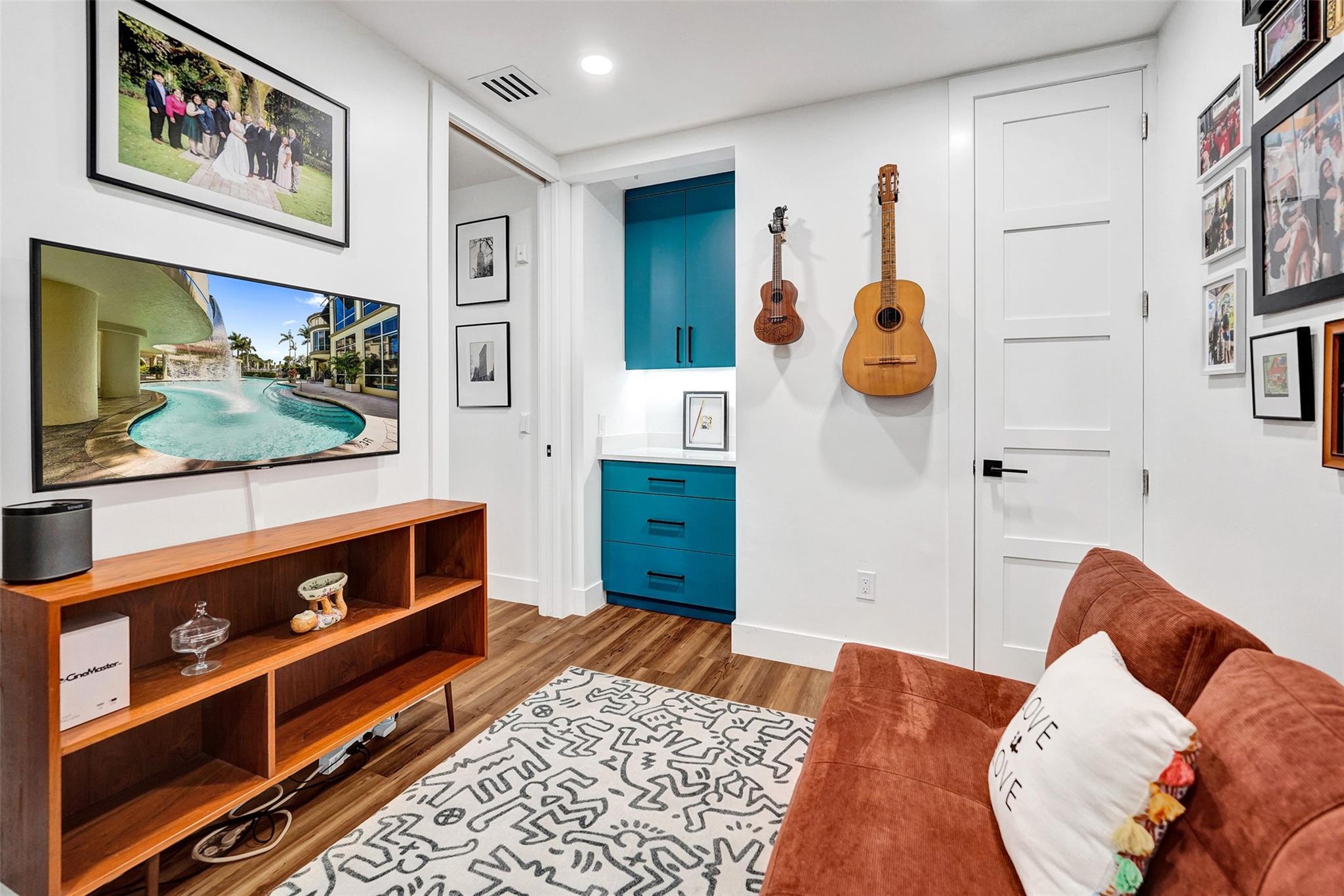 2633 NE 14th Ave 107