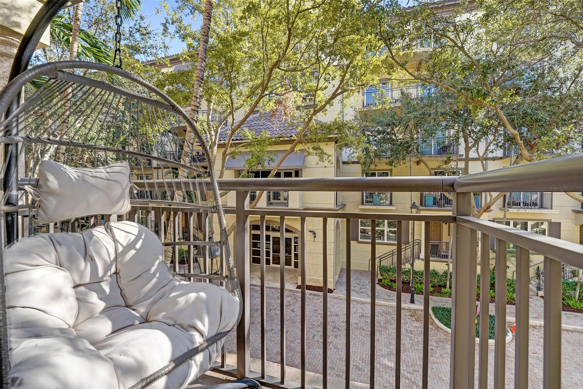 2633 NE 14th Ave 107