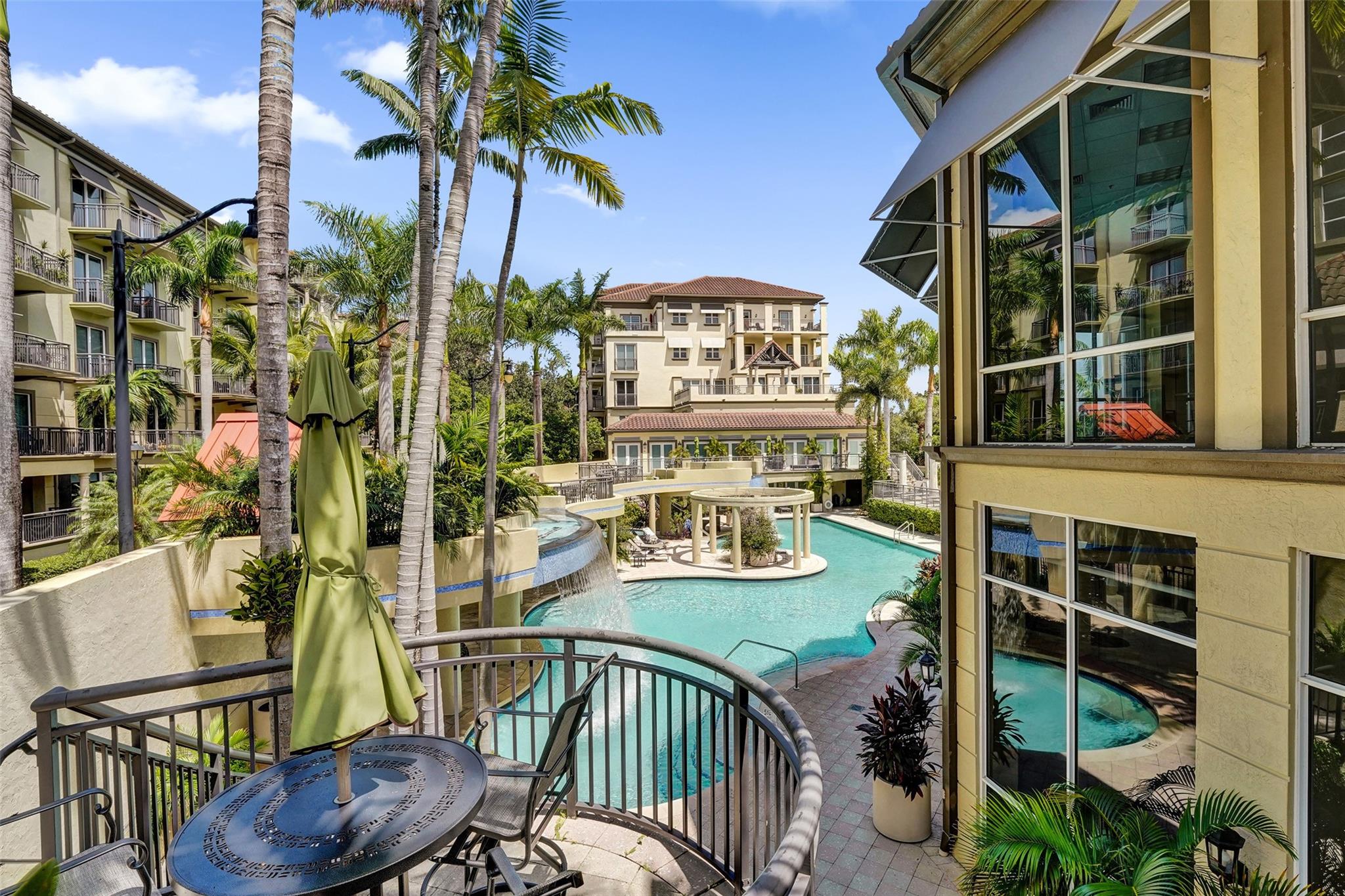 2633 NE 14th Ave 107