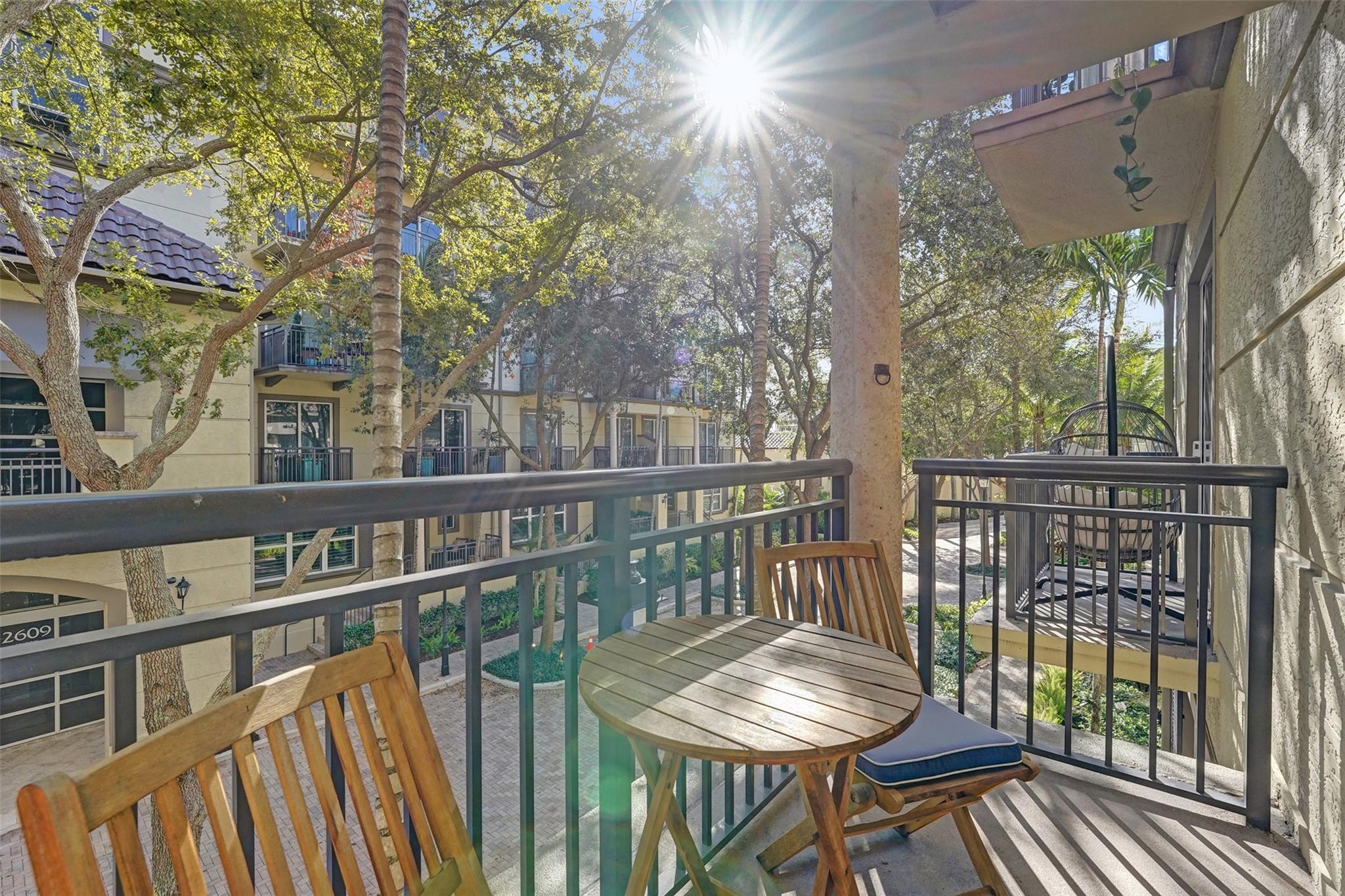 2633 NE 14th Ave 107