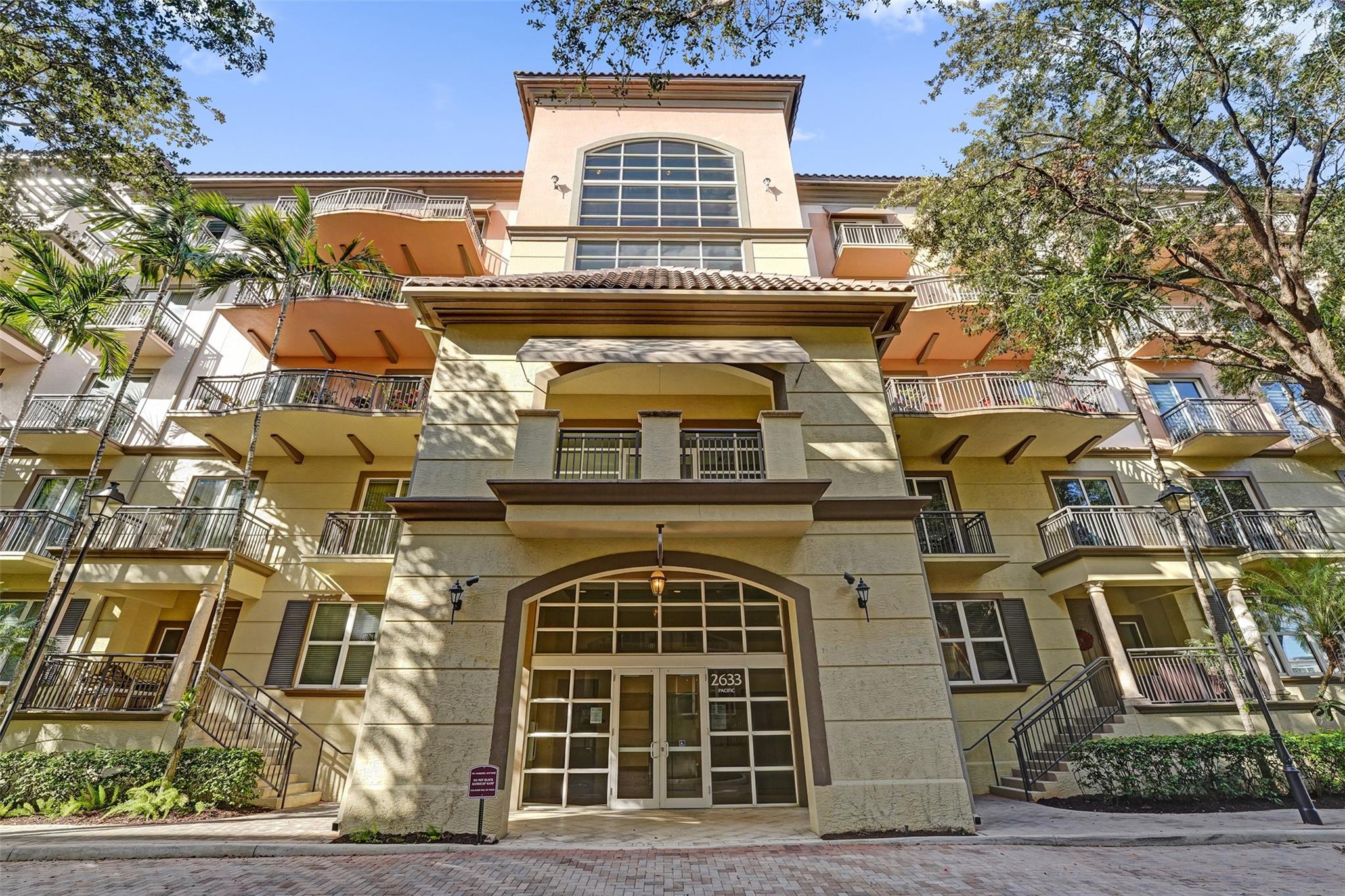 2633 NE 14th Ave 107