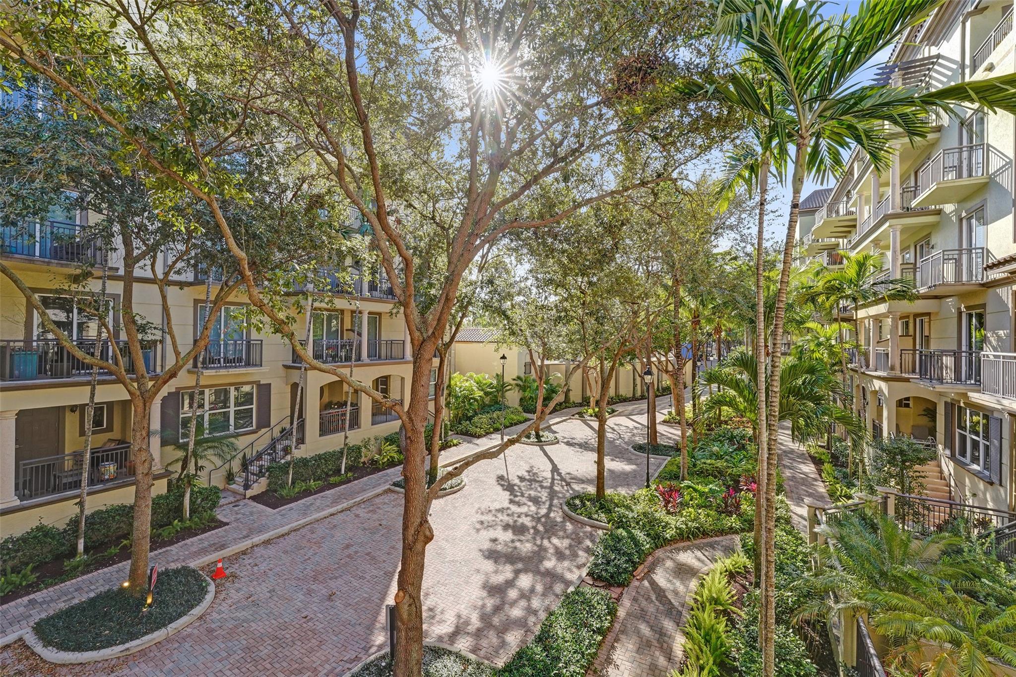 2633 NE 14th Ave 107