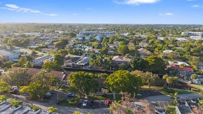 681 Kensington Place D101, Fort Lauderdale Unit: D101