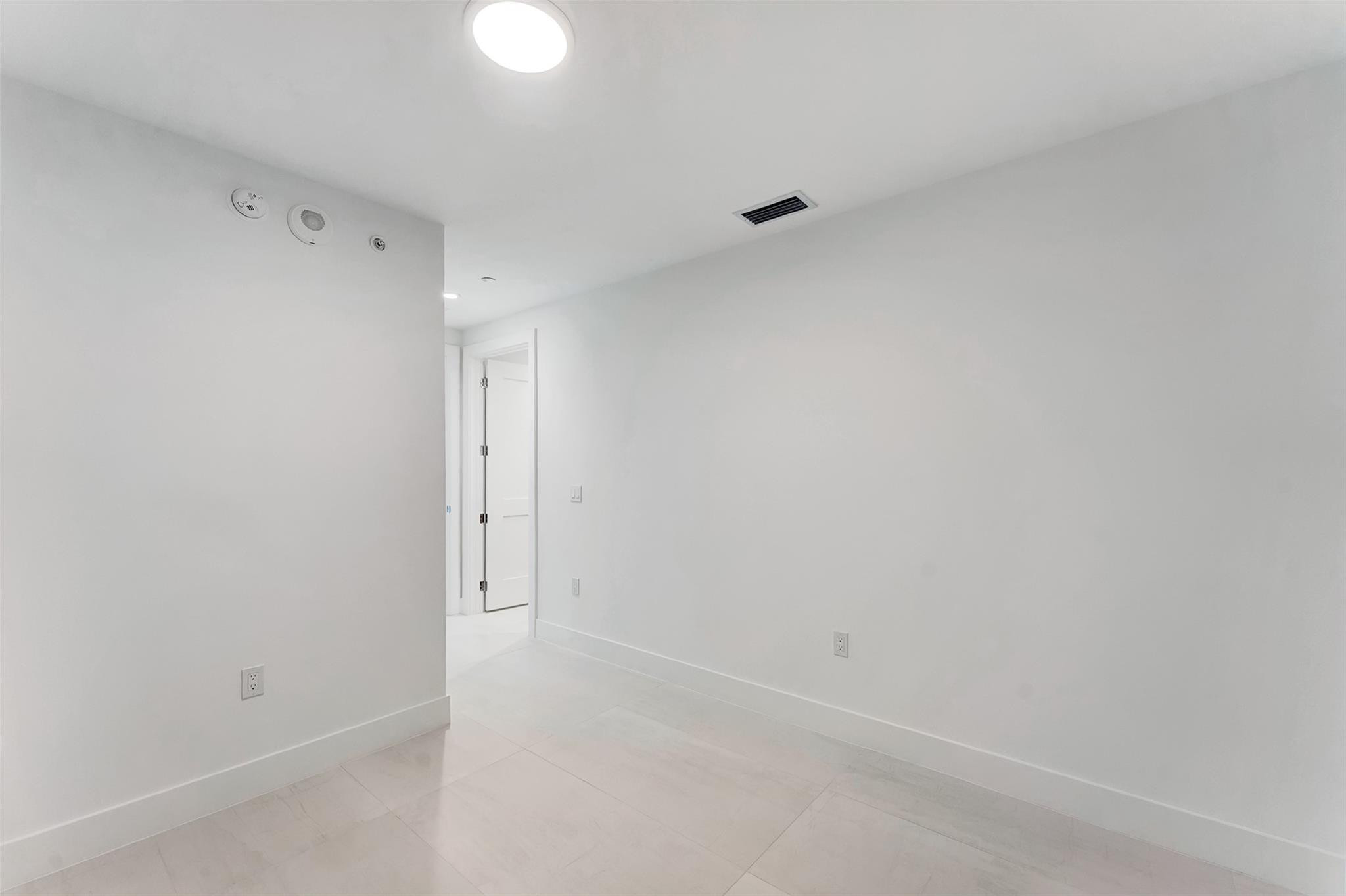 151 N Seabreeeze Boulevard 504