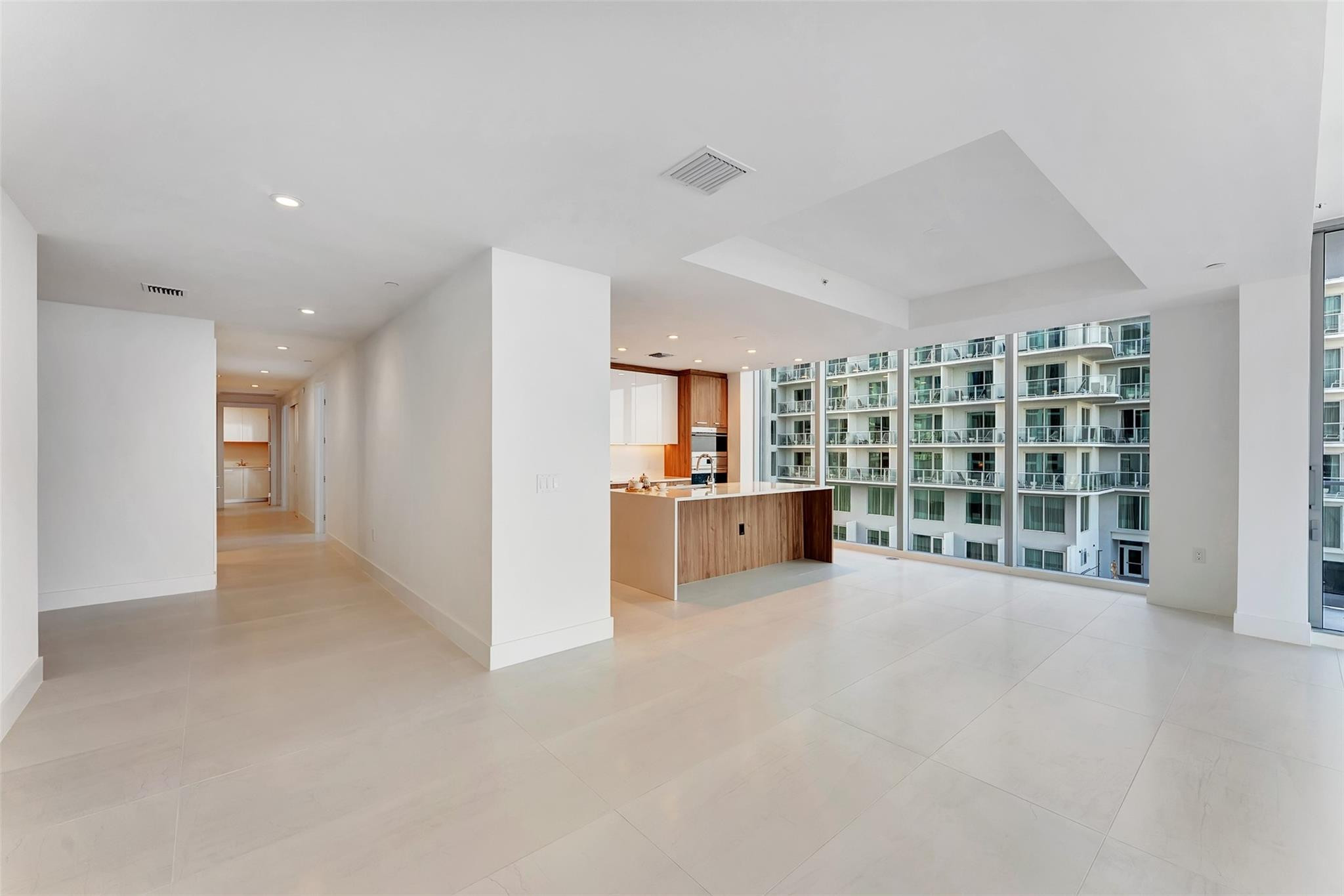 151 N Seabreeeze Boulevard 504