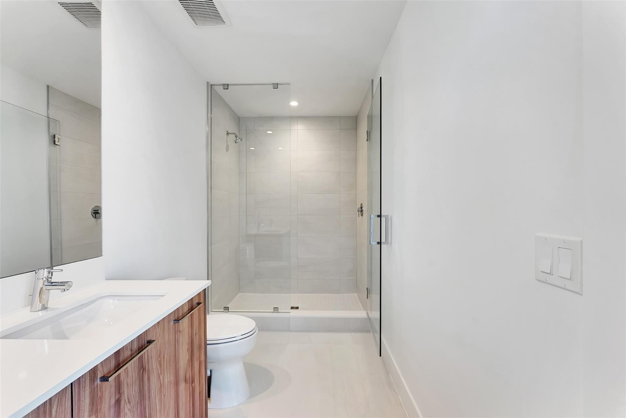 151 N Seabreeeze Boulevard 504