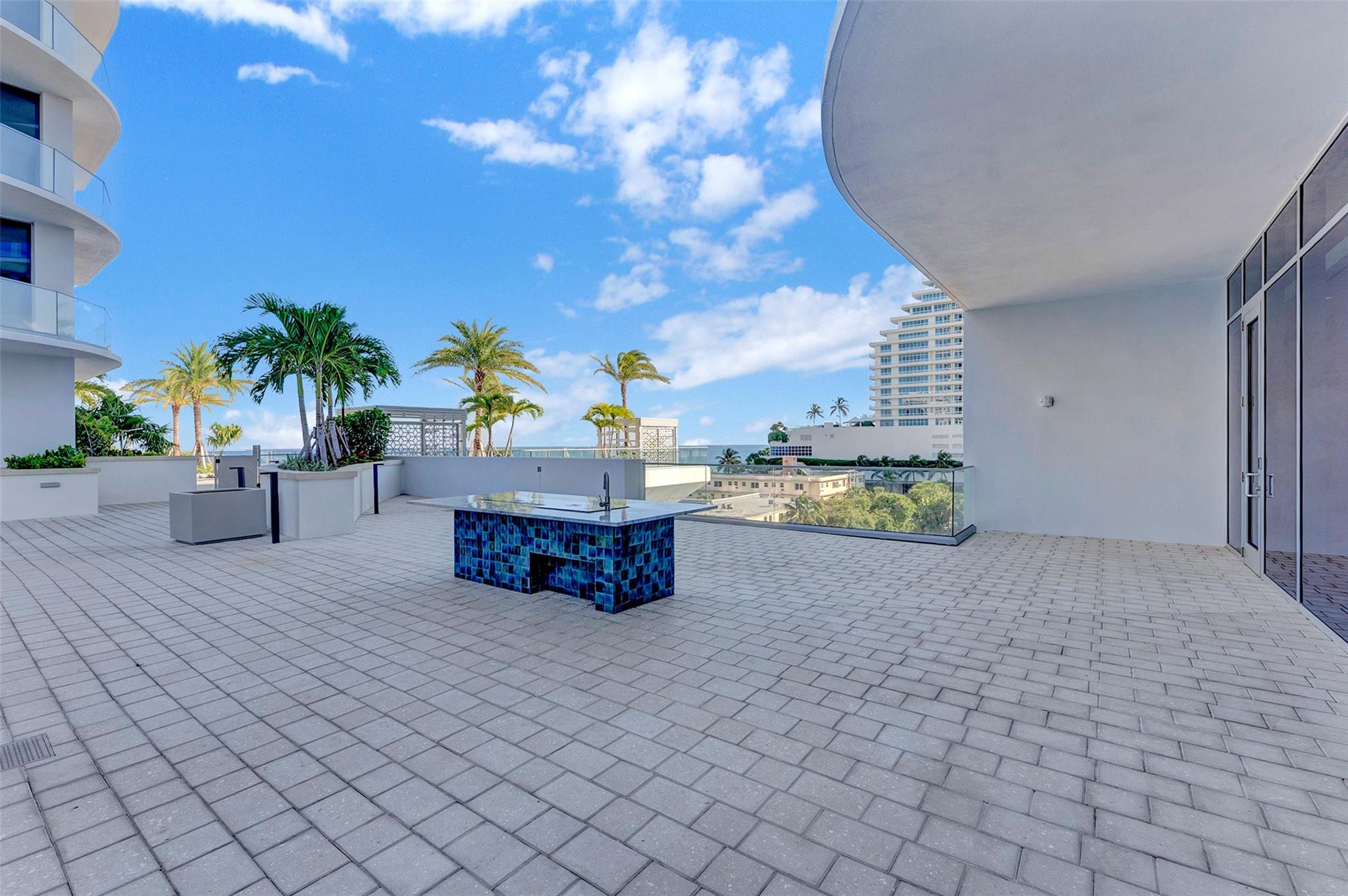 151 N Seabreeeze Boulevard 504