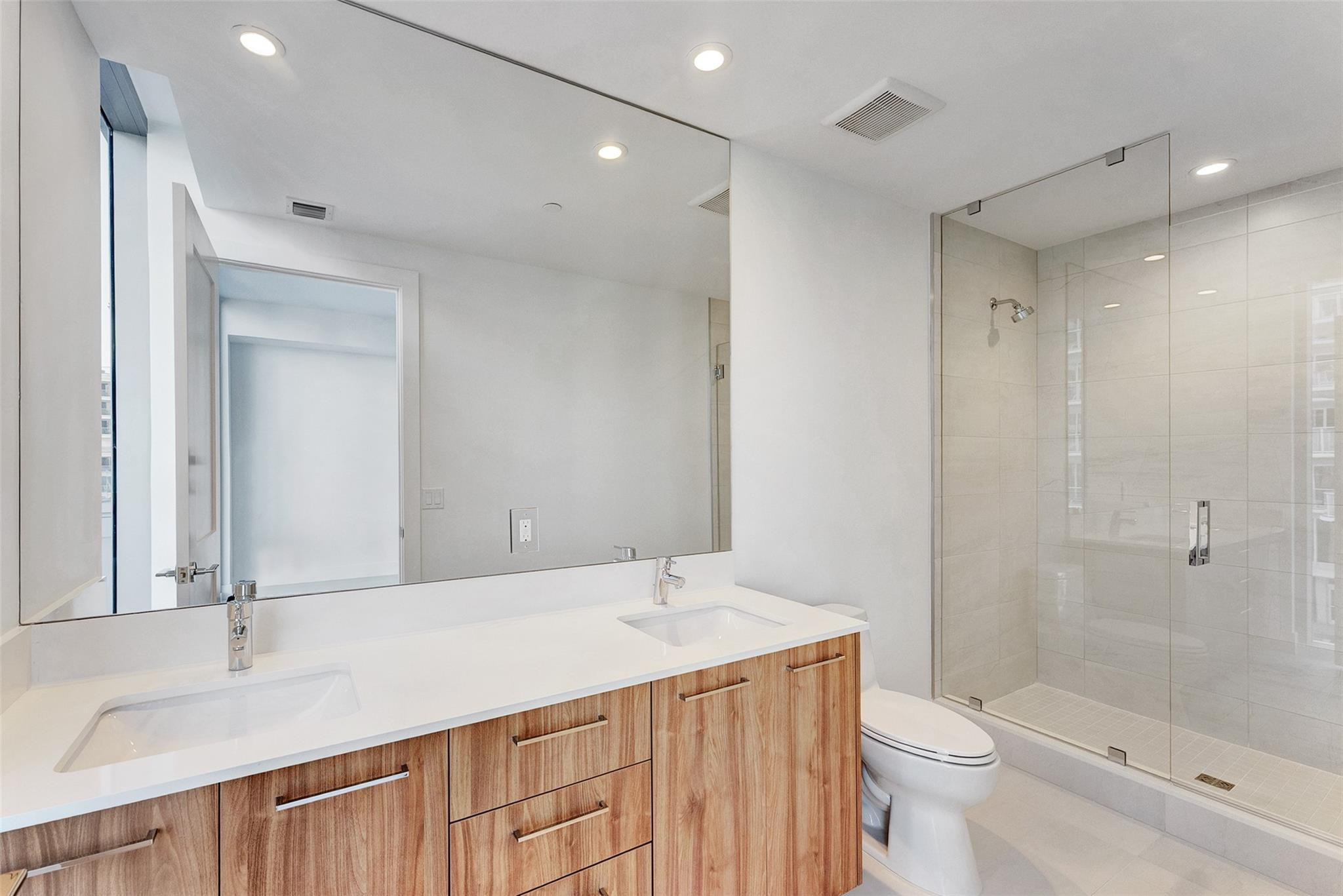 151 N Seabreeeze Boulevard 504