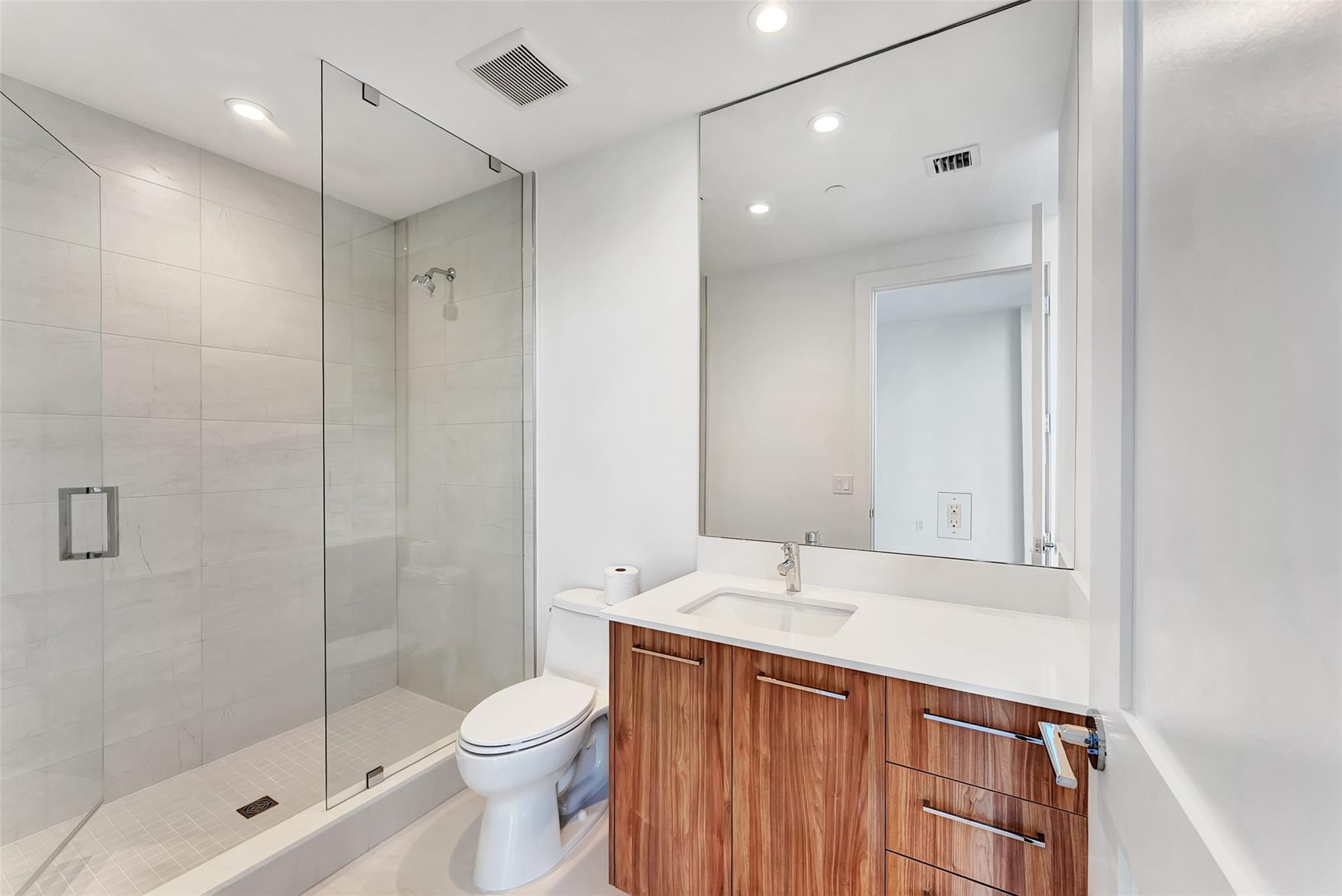 151 N Seabreeeze Boulevard 504