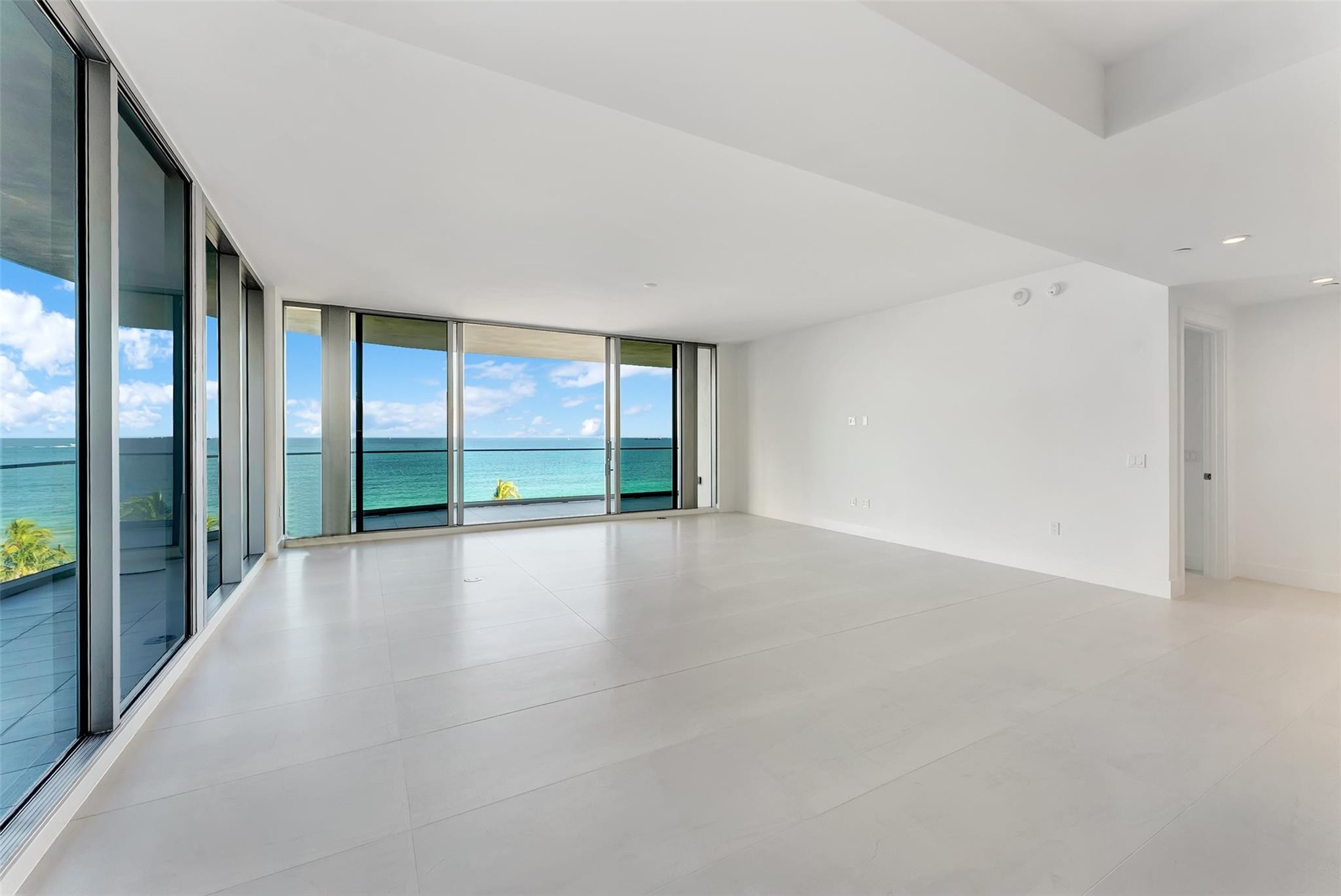 151 N Seabreeeze Boulevard 504