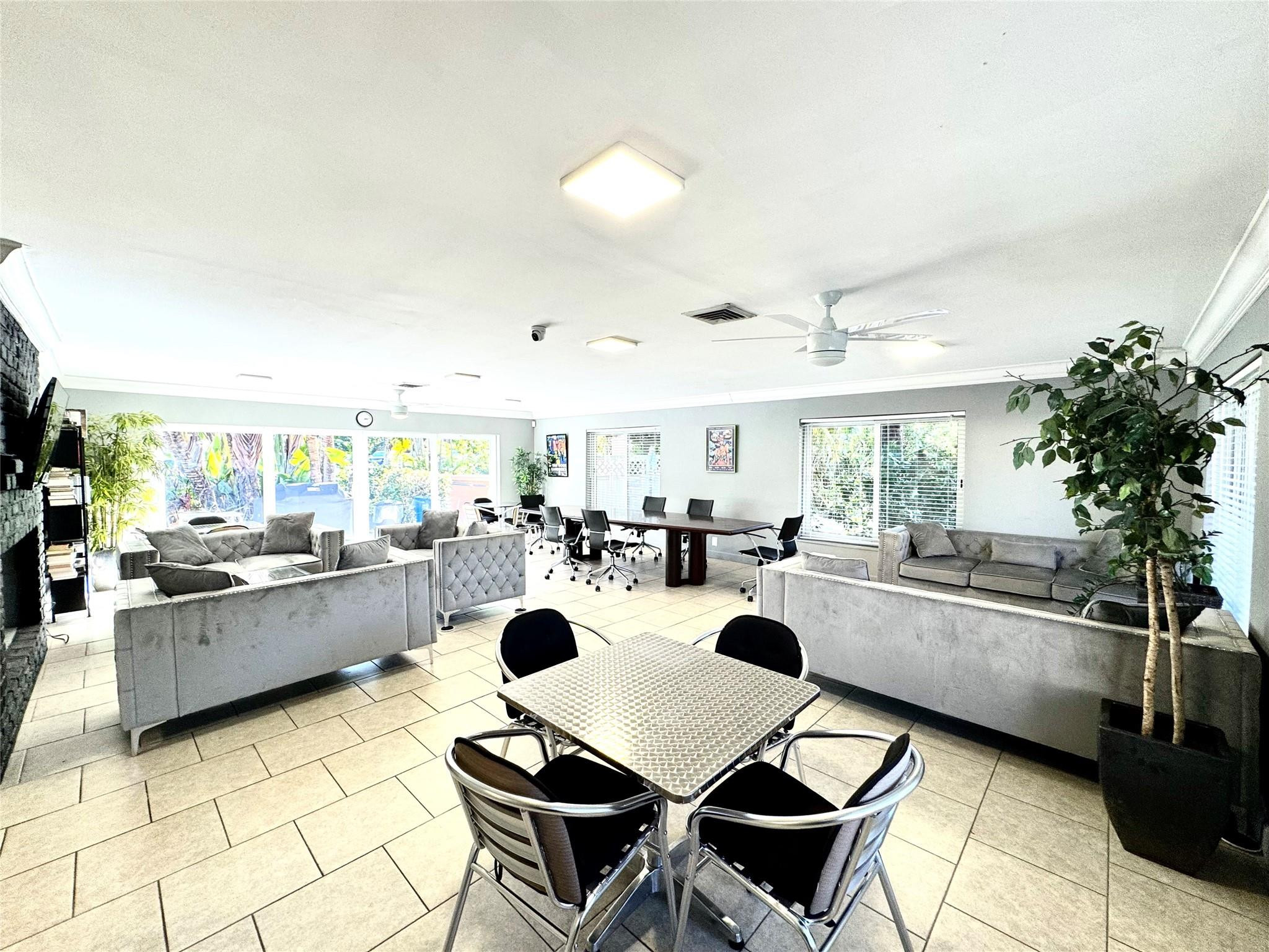 119 NE 19th Court 203G, Wilton Manors Unit: 203G