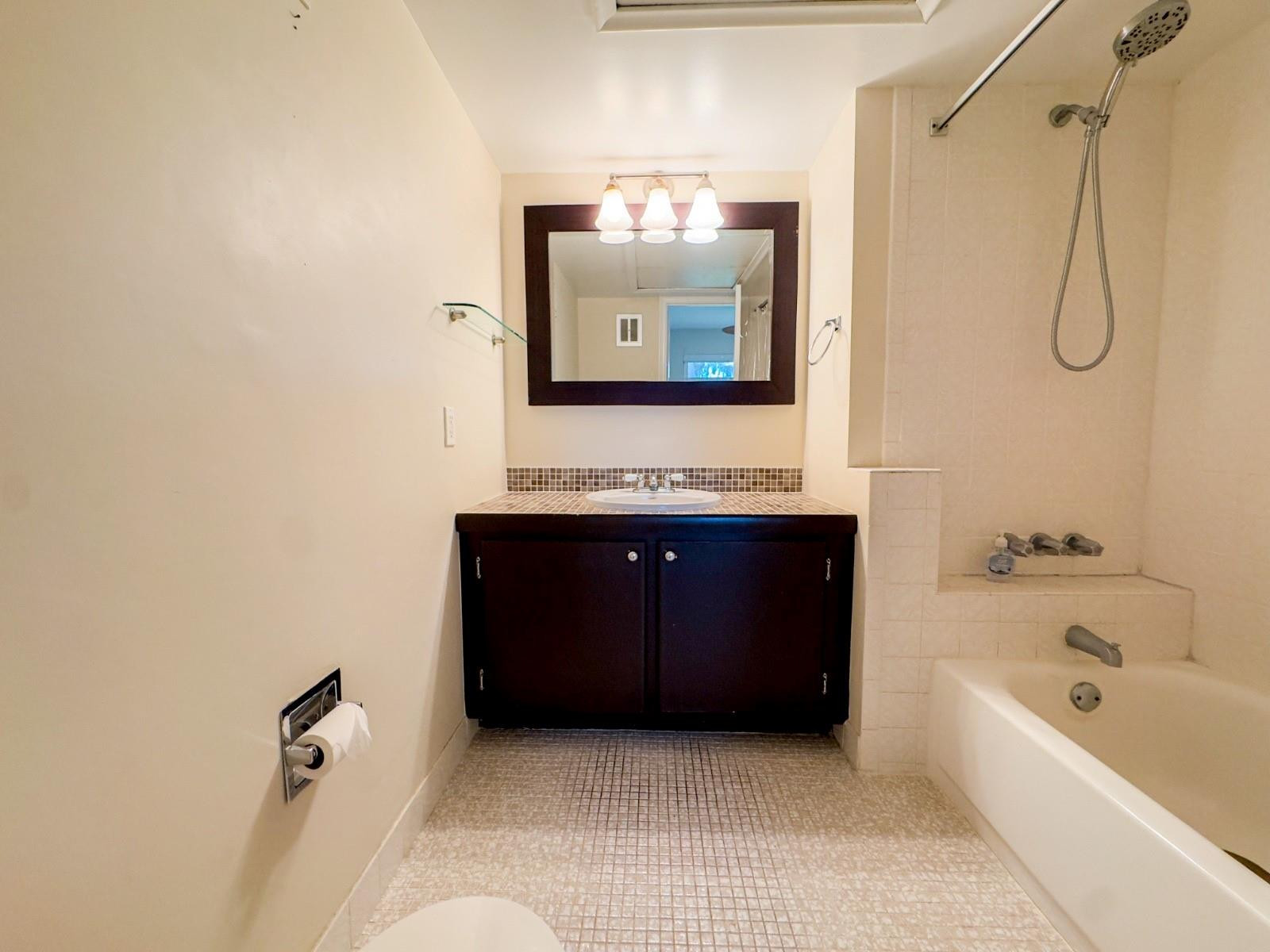 119 NE 19th Court 203G, Wilton Manors Unit: 203G