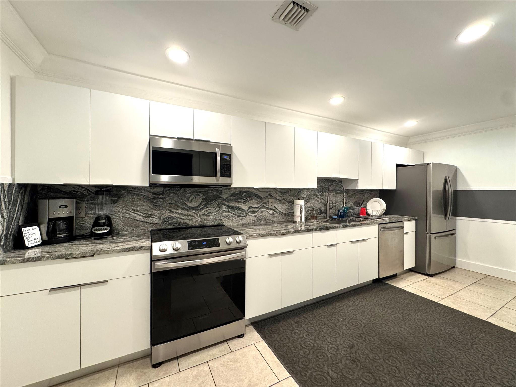 119 NE 19th Court 203G, Wilton Manors Unit: 203G