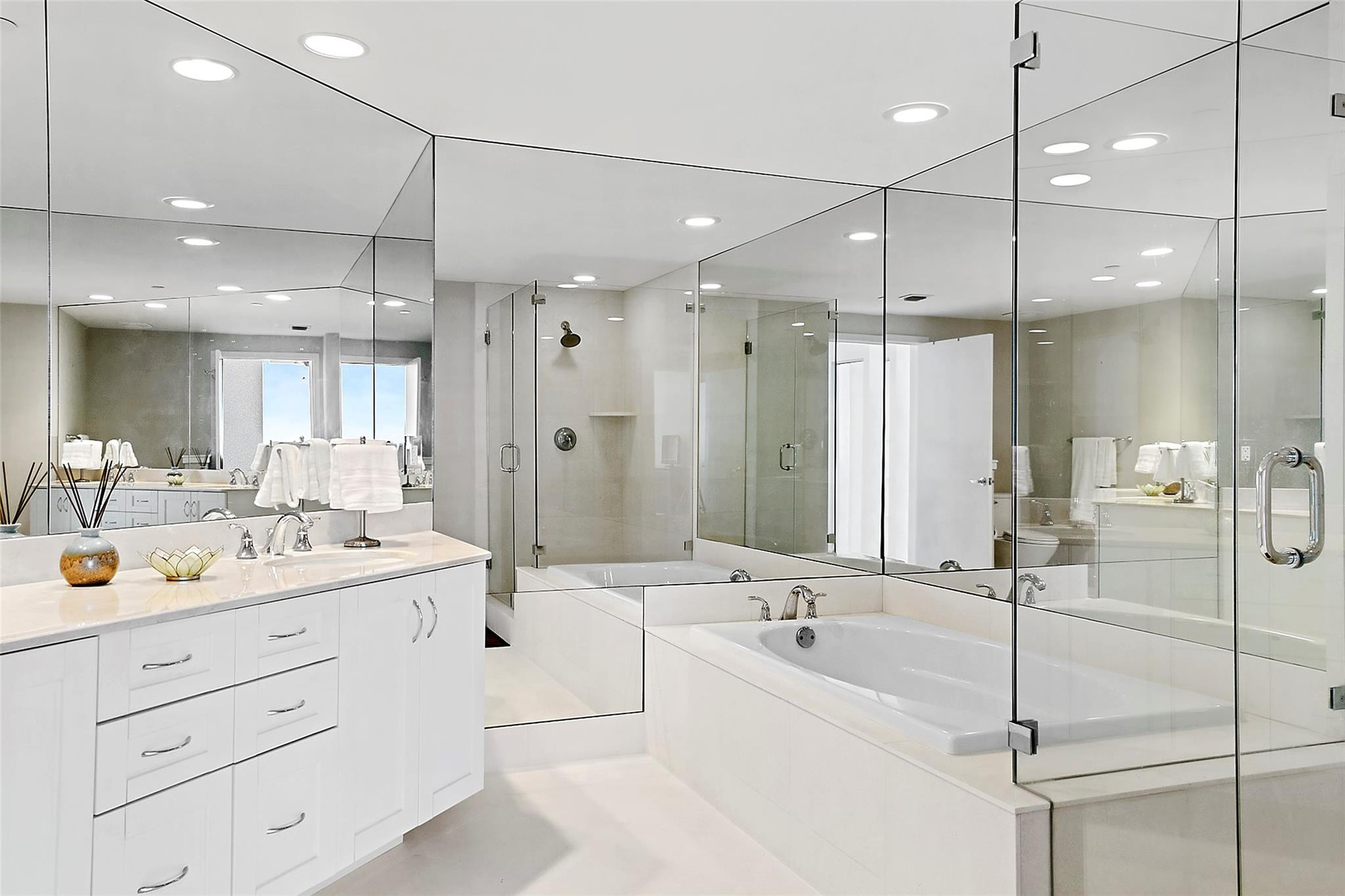 2831 N Ocean Boulevard 801N