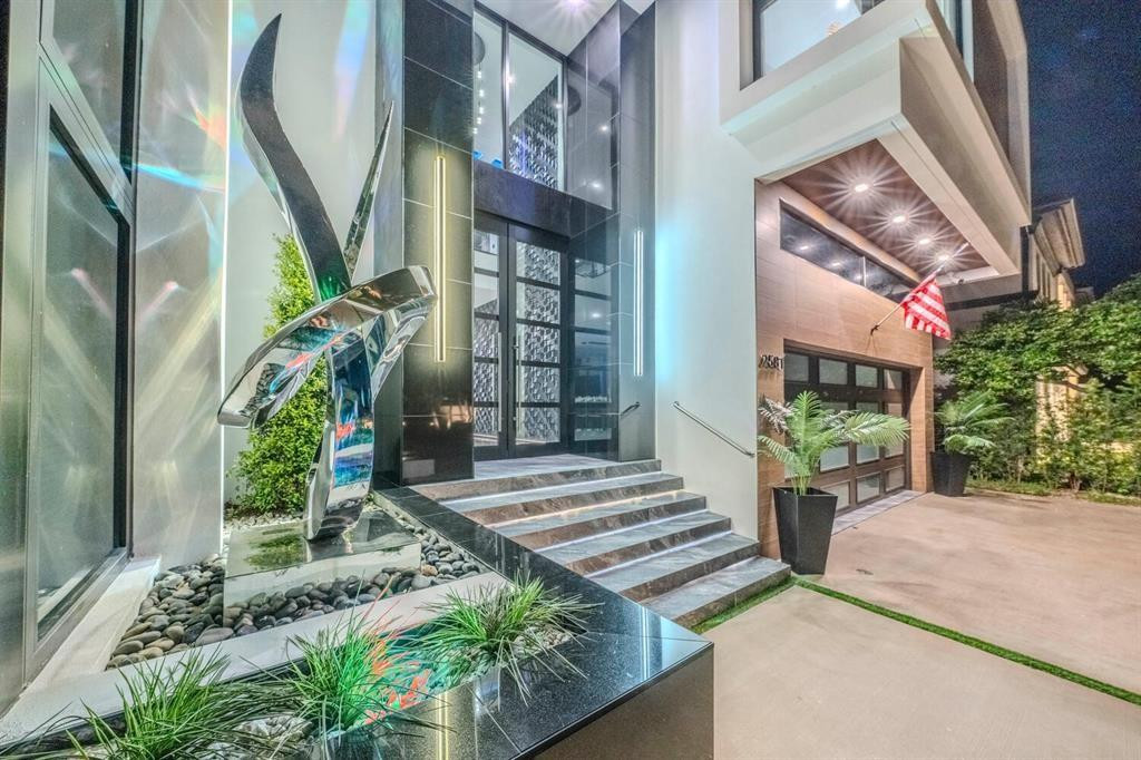 2581 NE 50th Street