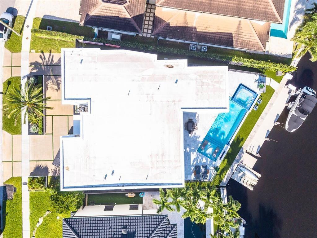 2581 NE 50th Street