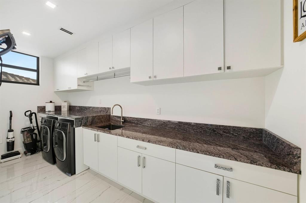 2581 NE 50th Street