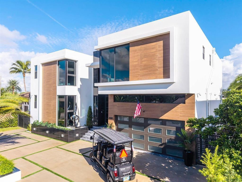 2581 NE 50th Street