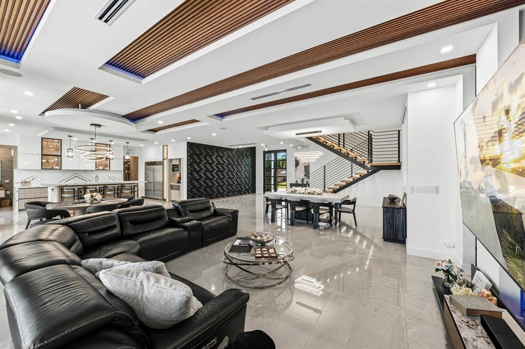 2581 NE 50th Street
