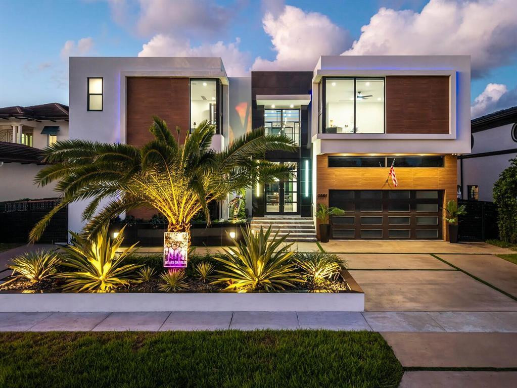 2581 NE 50th Street