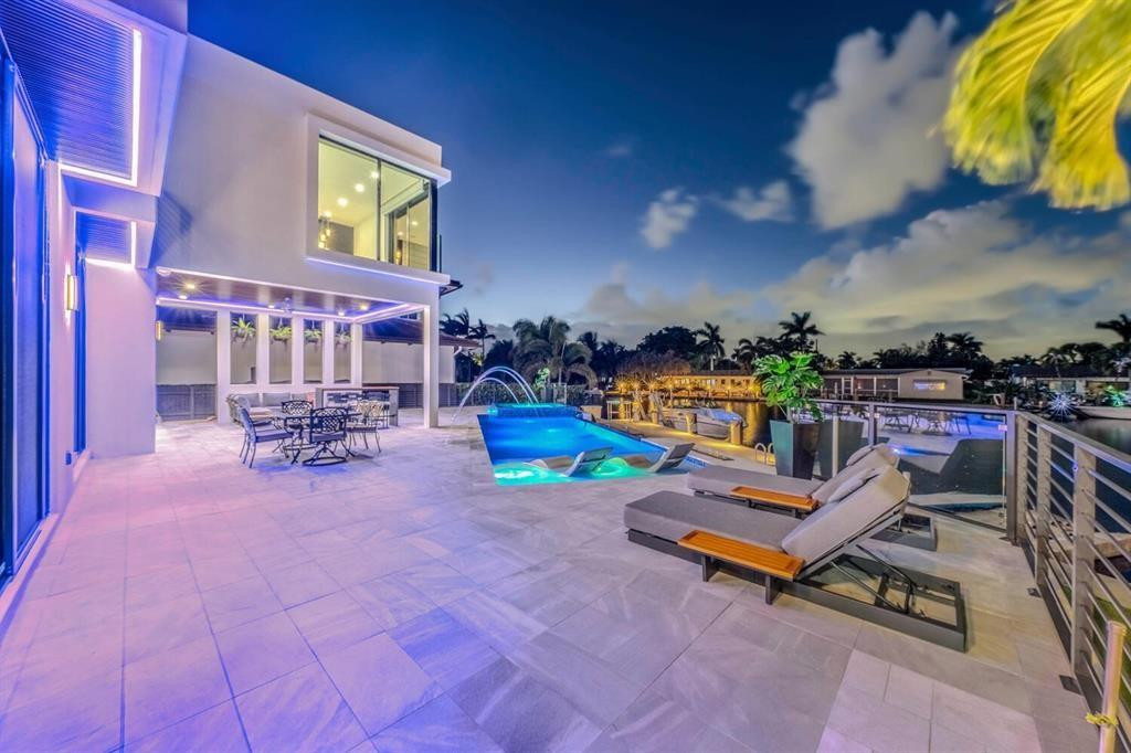 2581 NE 50th Street