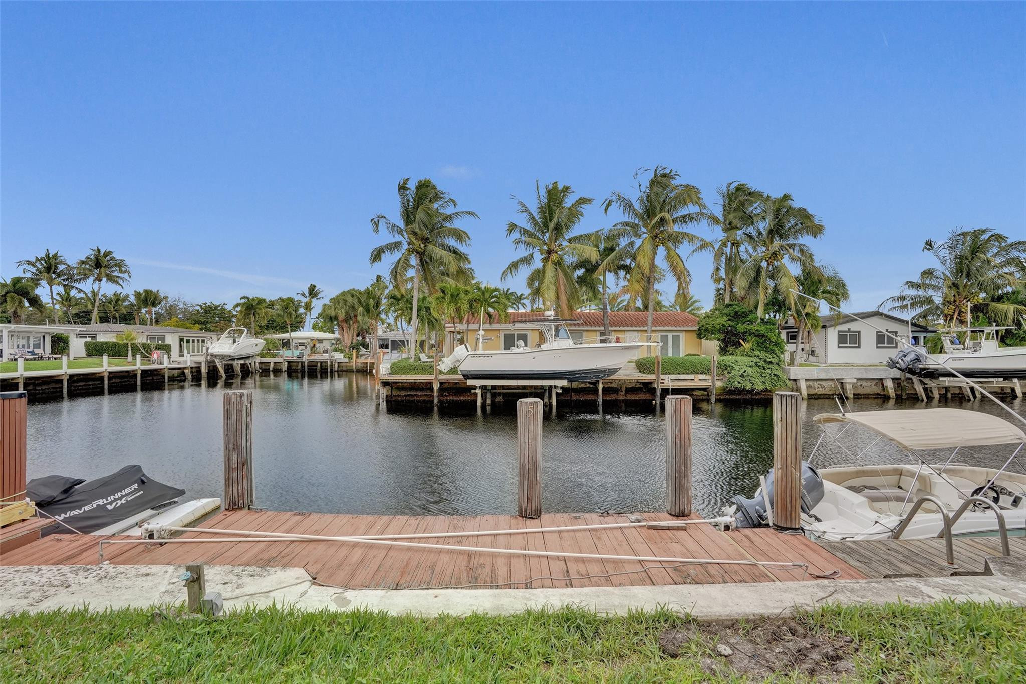 301 E Mcnab Road 115