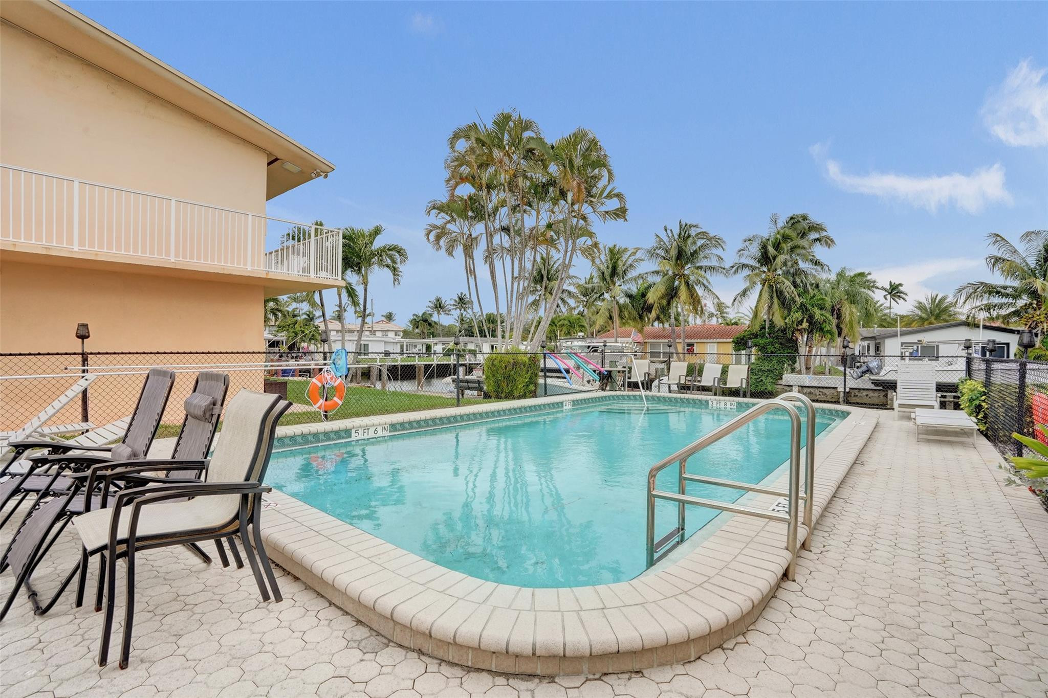 301 E Mcnab Road 115