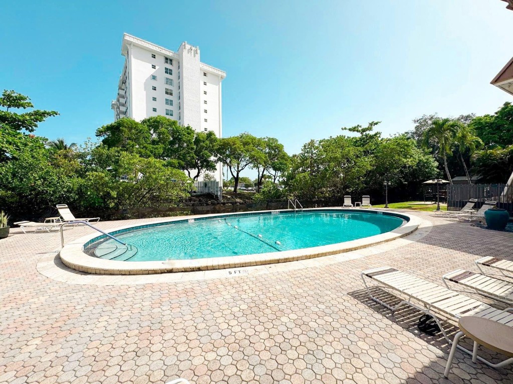 12 NE 19th Court 204A