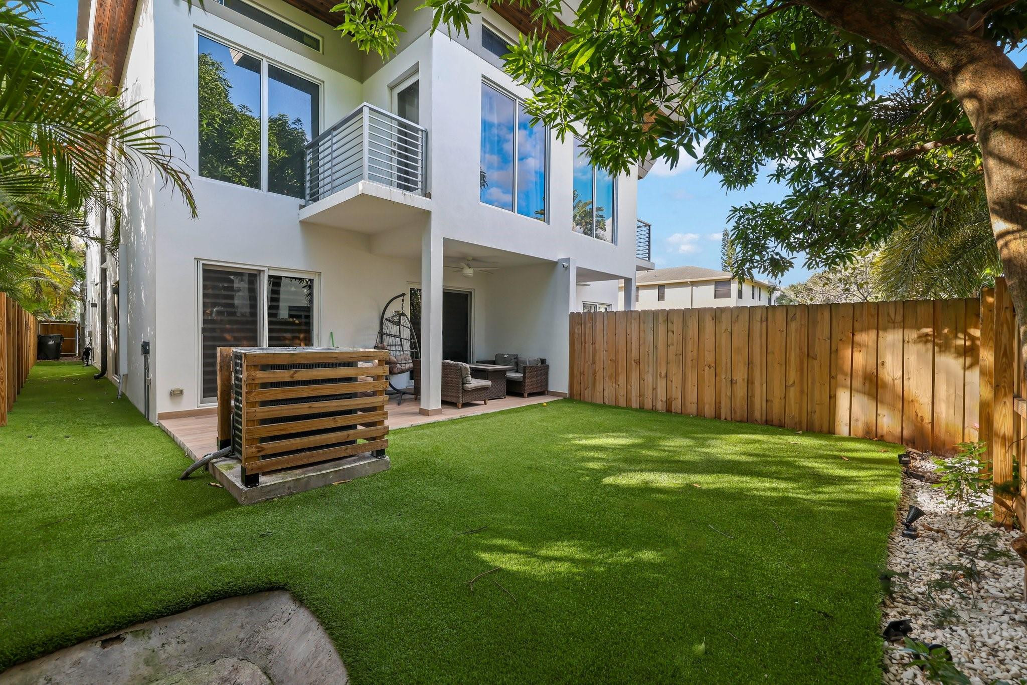 1124 NE 2nd Avenue 1124