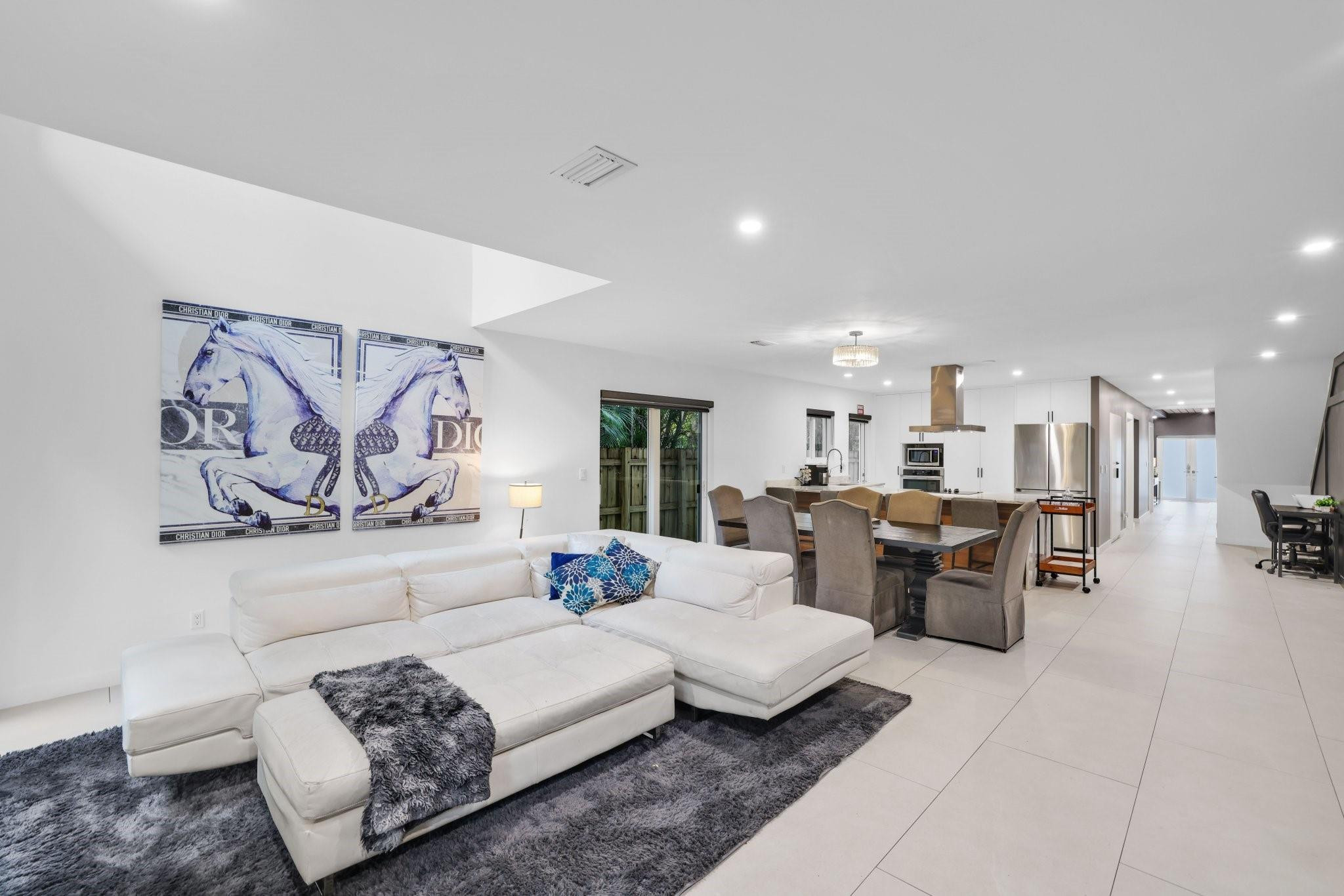 1124 NE 2nd Avenue 1124