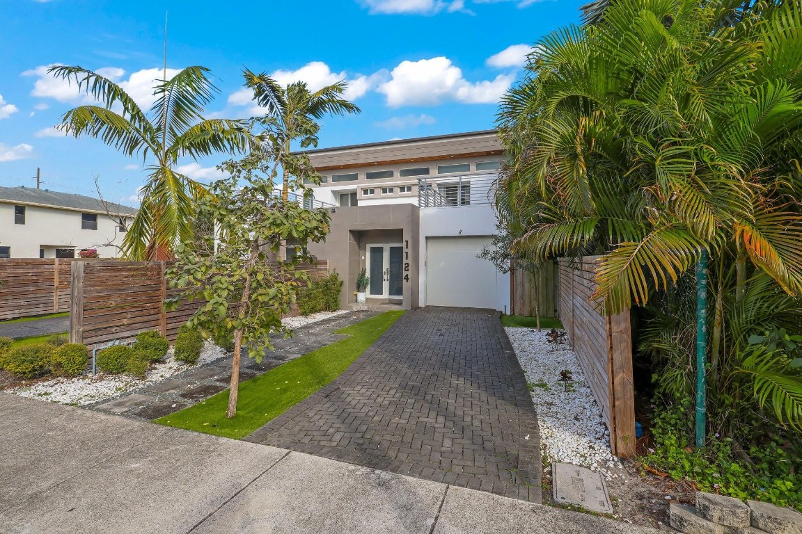 1124 NE 2nd Avenue 1124