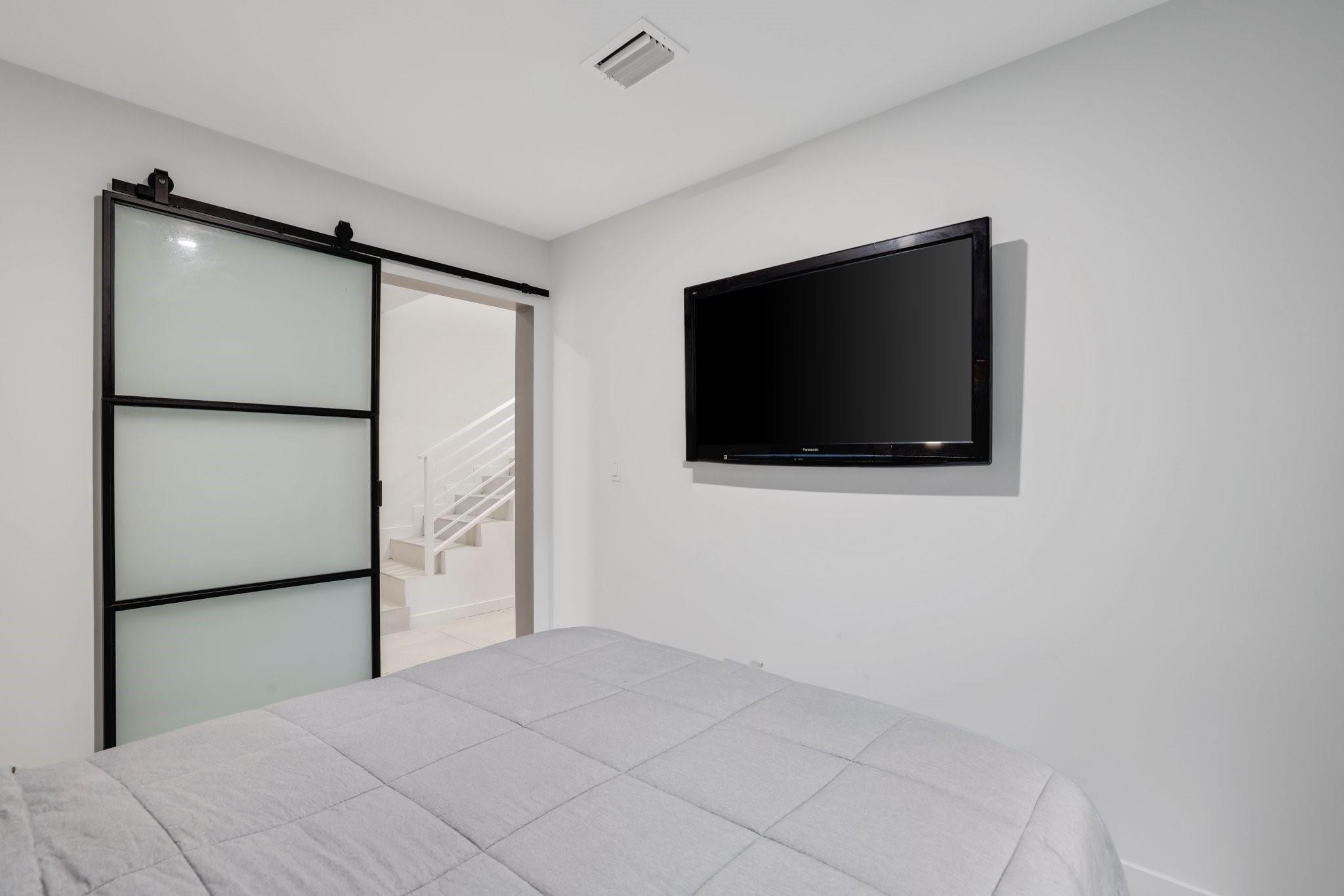 1124 NE 2nd Avenue 1124