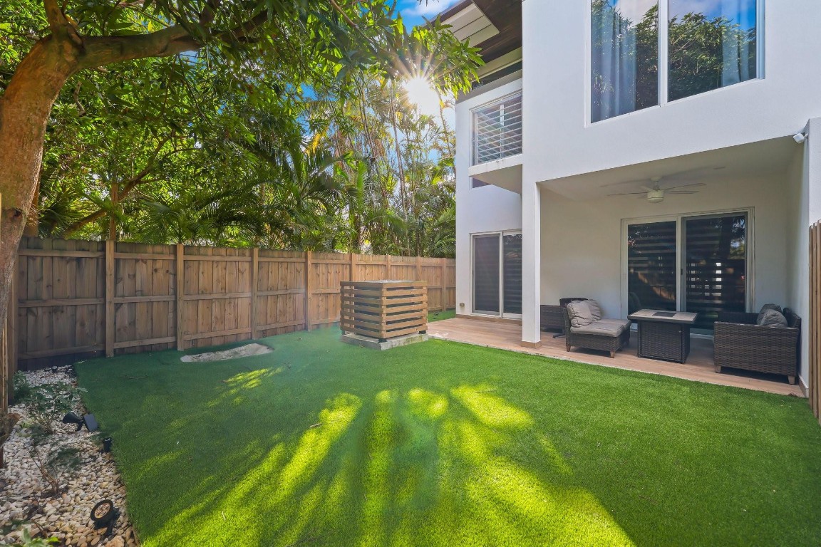 1124 NE 2nd Avenue 1124