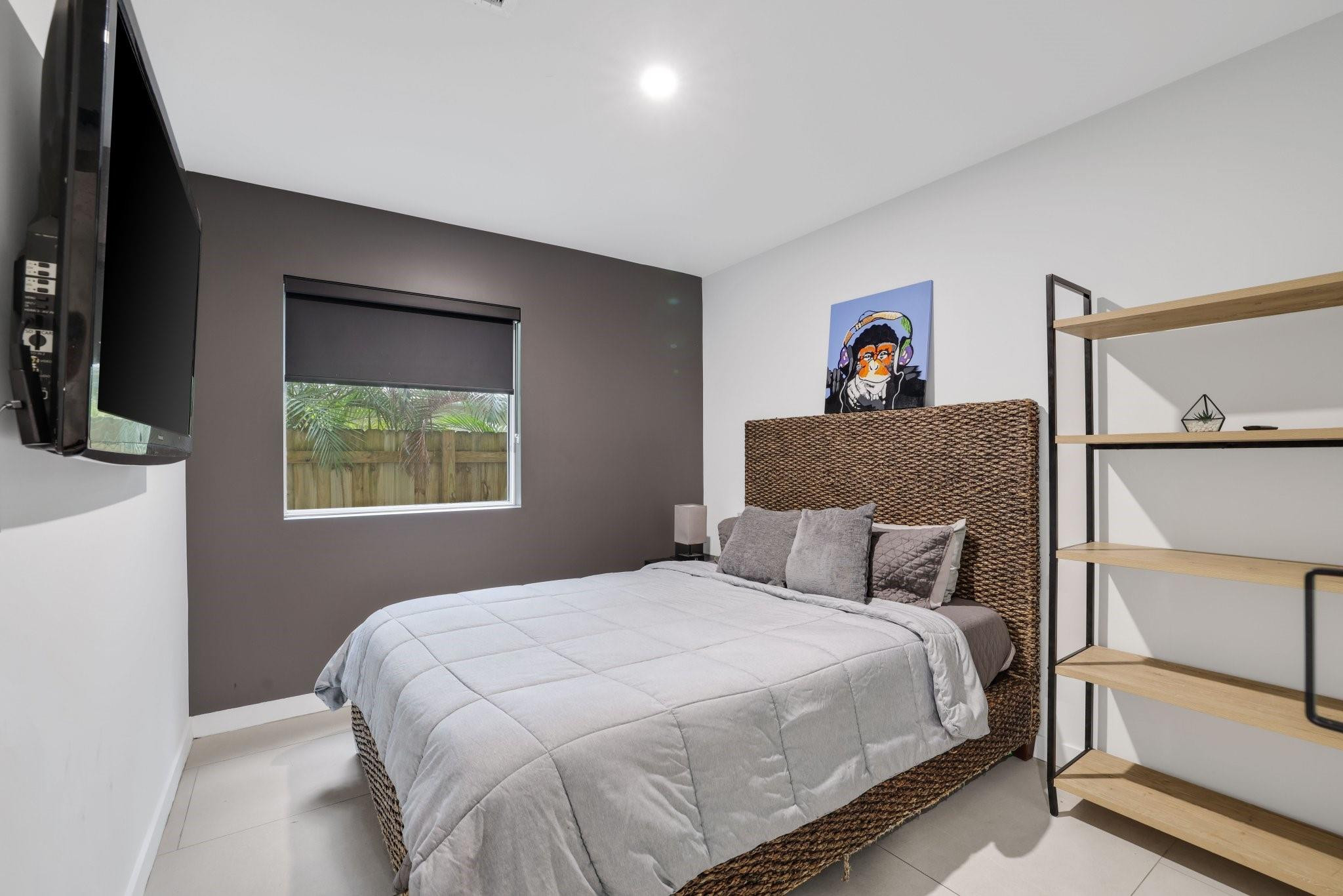 1124 NE 2nd Avenue 1124