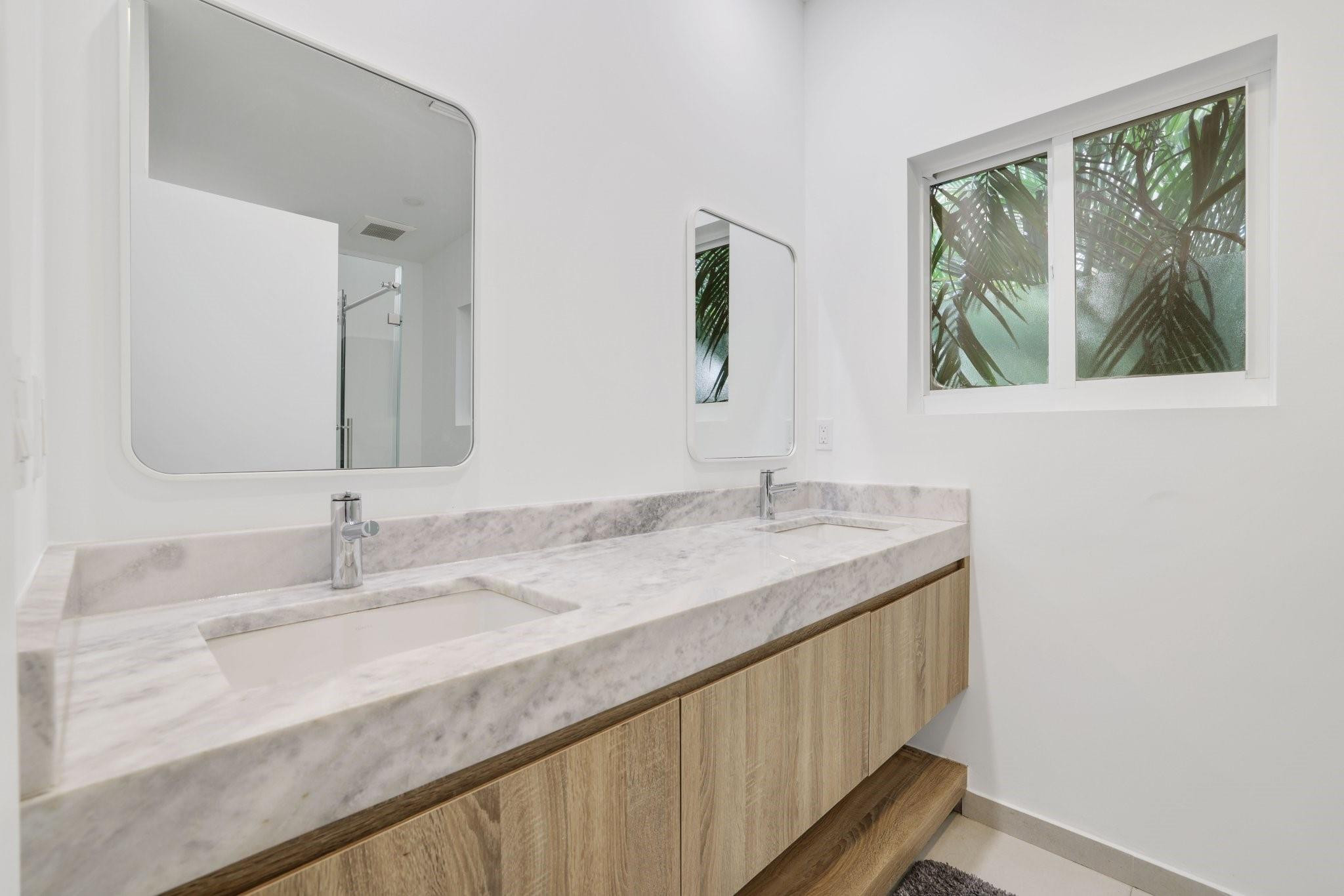 1124 NE 2nd Avenue 1124