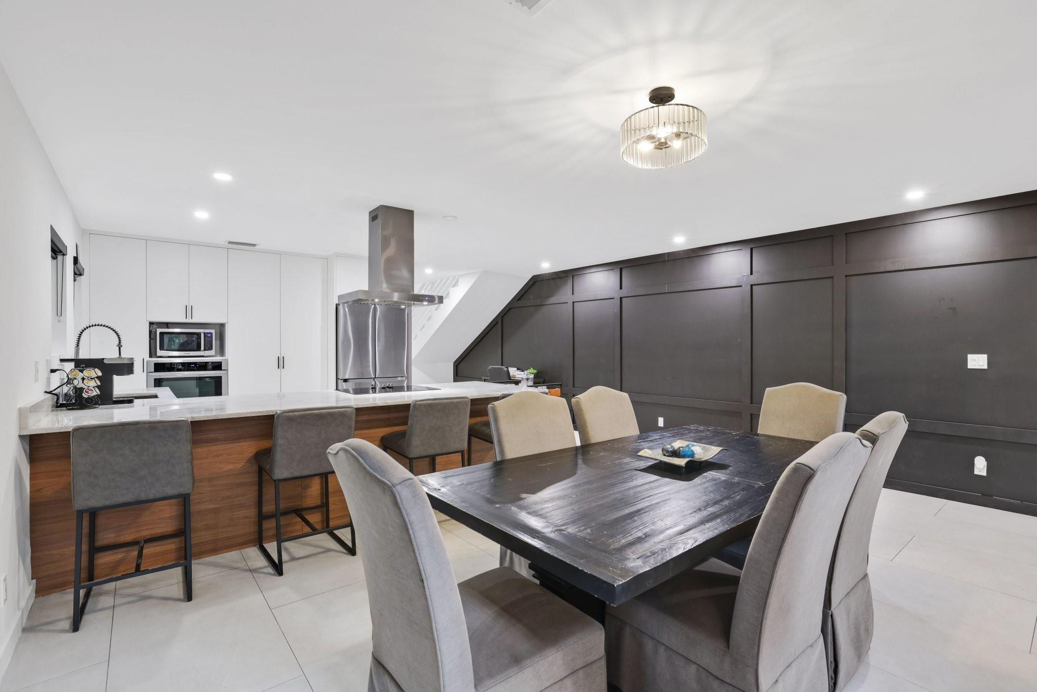 1124 NE 2nd Avenue 1124