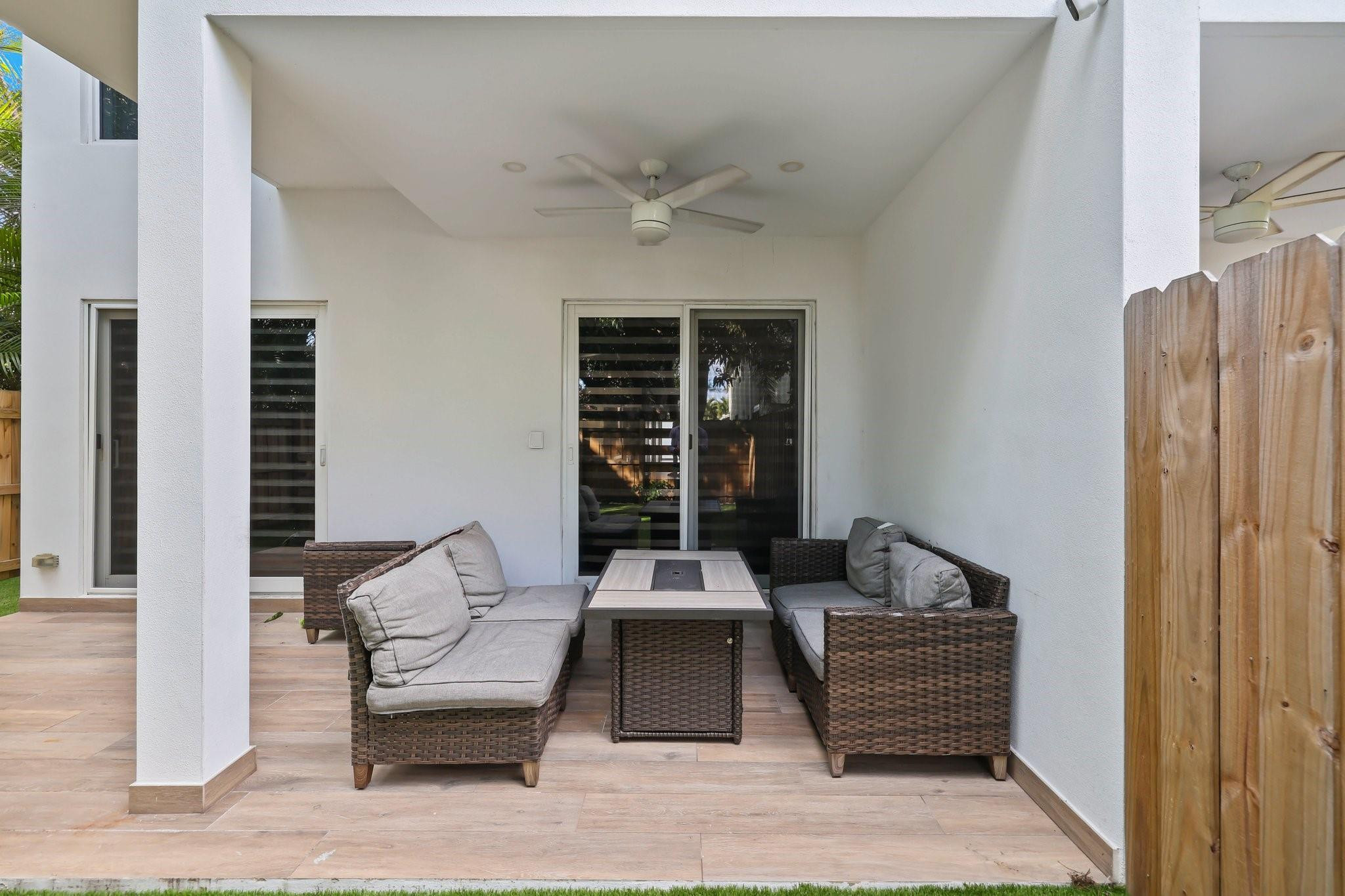 1124 NE 2nd Avenue 1124