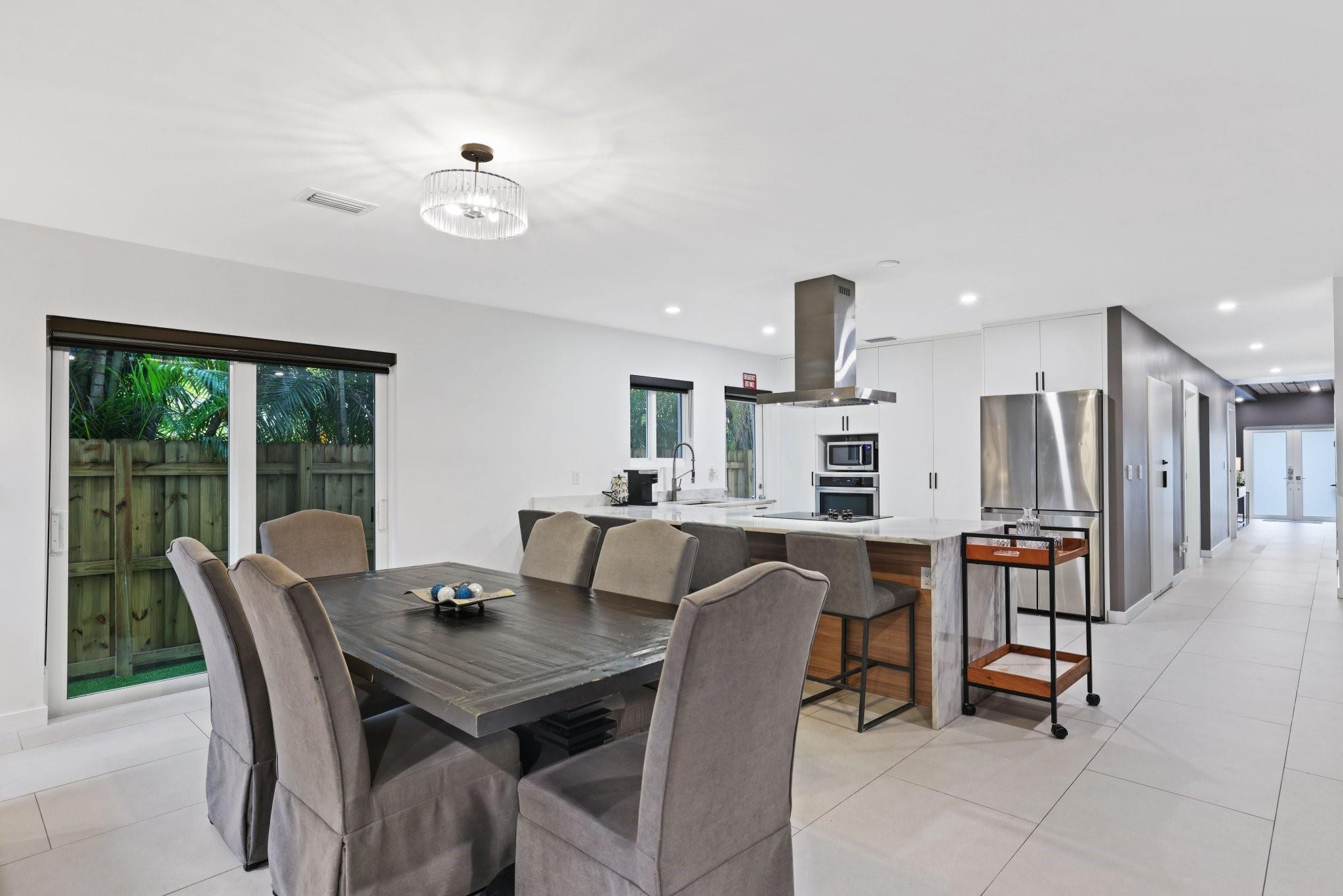 1124 NE 2nd Avenue 1124