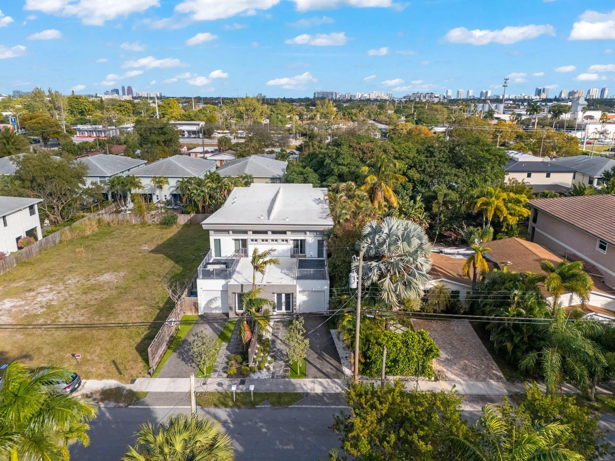 1124 NE 2nd Avenue 1124