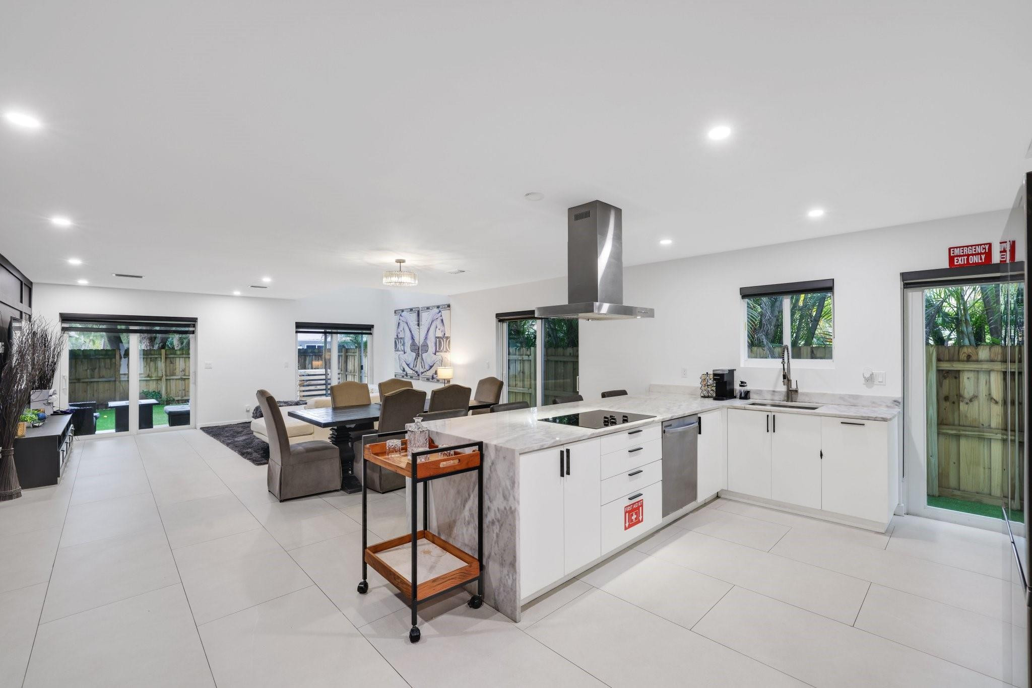 1124 NE 2nd Avenue 1124